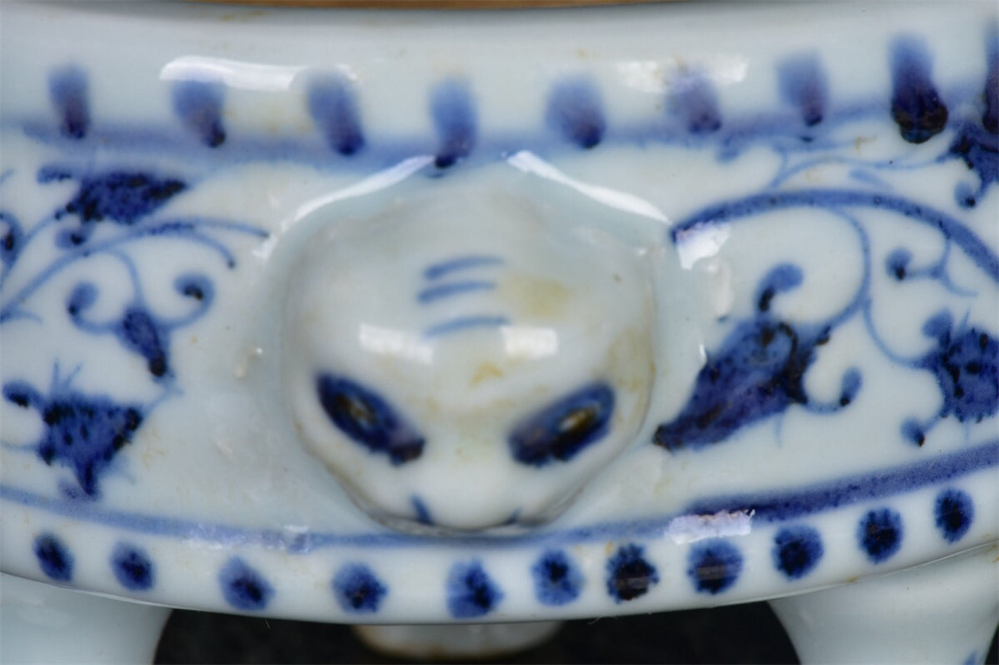 Chinese antique blue and white entwined floral pattern three legged incense burner