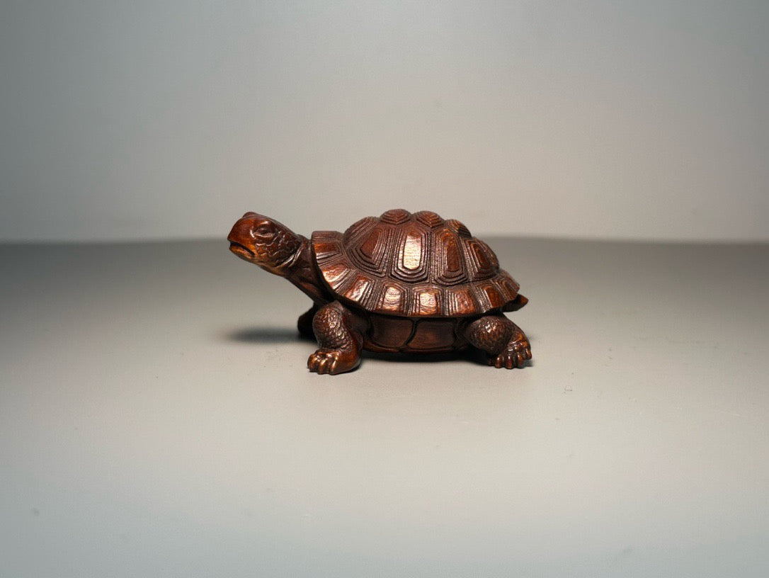 Chinese antique boxwood carving with exquisite craftsmanship for turtle ornaments