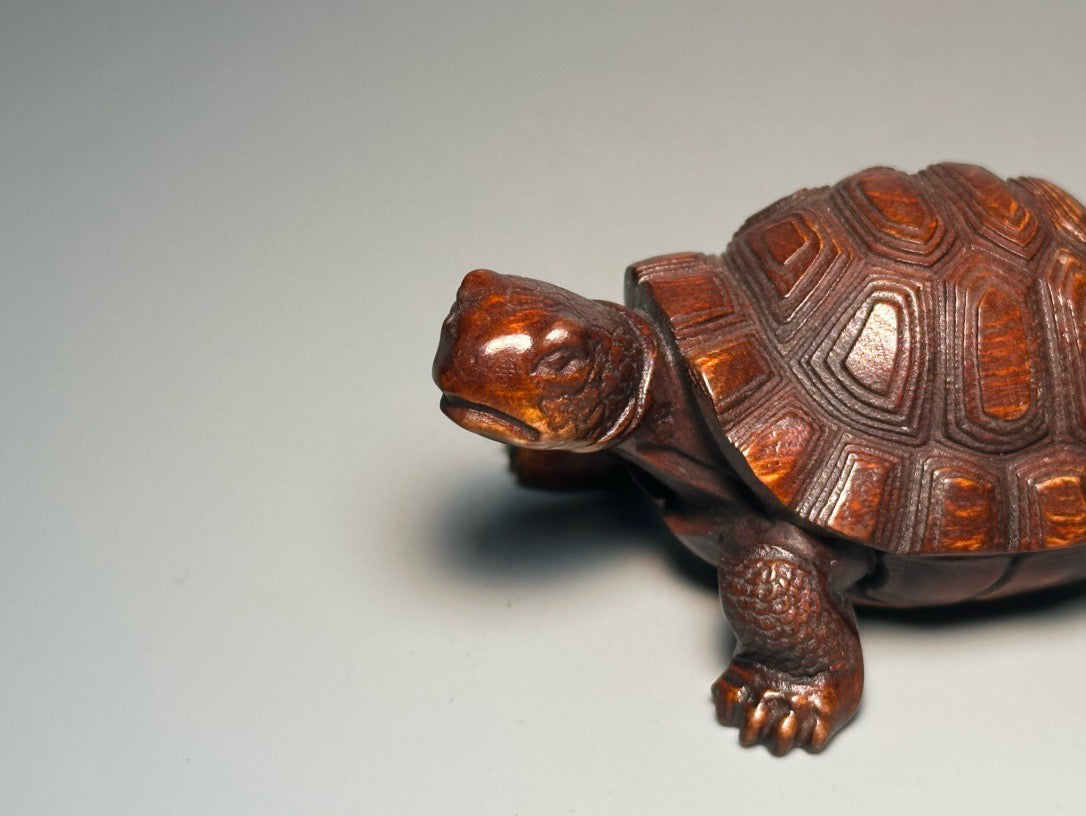 Chinese antique boxwood carving with exquisite craftsmanship for turtle ornaments