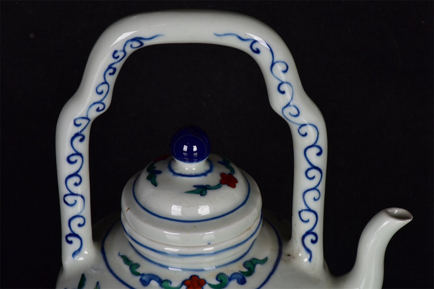 Chinese antique doucai morning glory flower patterned teapot