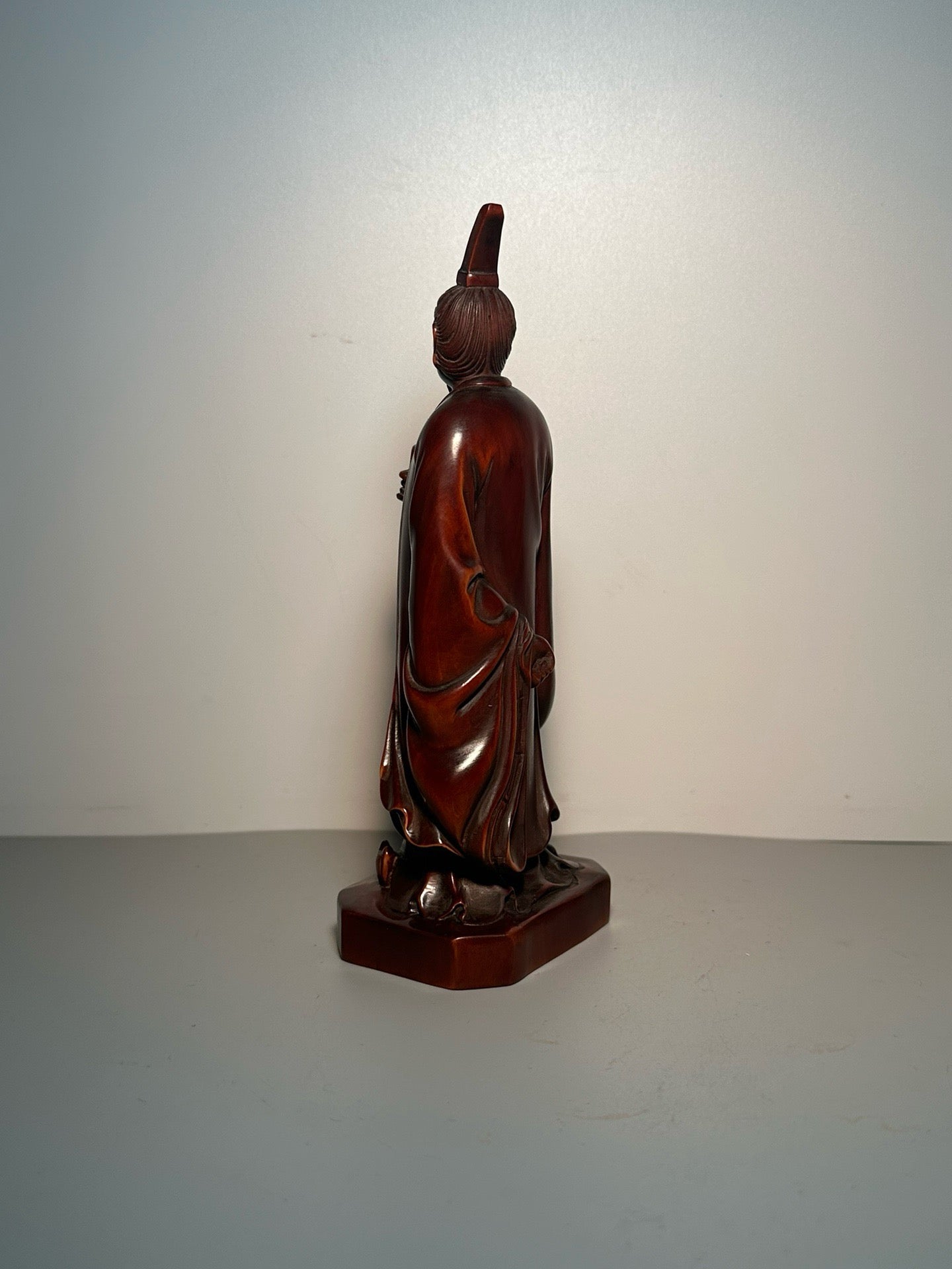 Chinese antique boxwood sculptures crafted with exquisite craftsmanship
