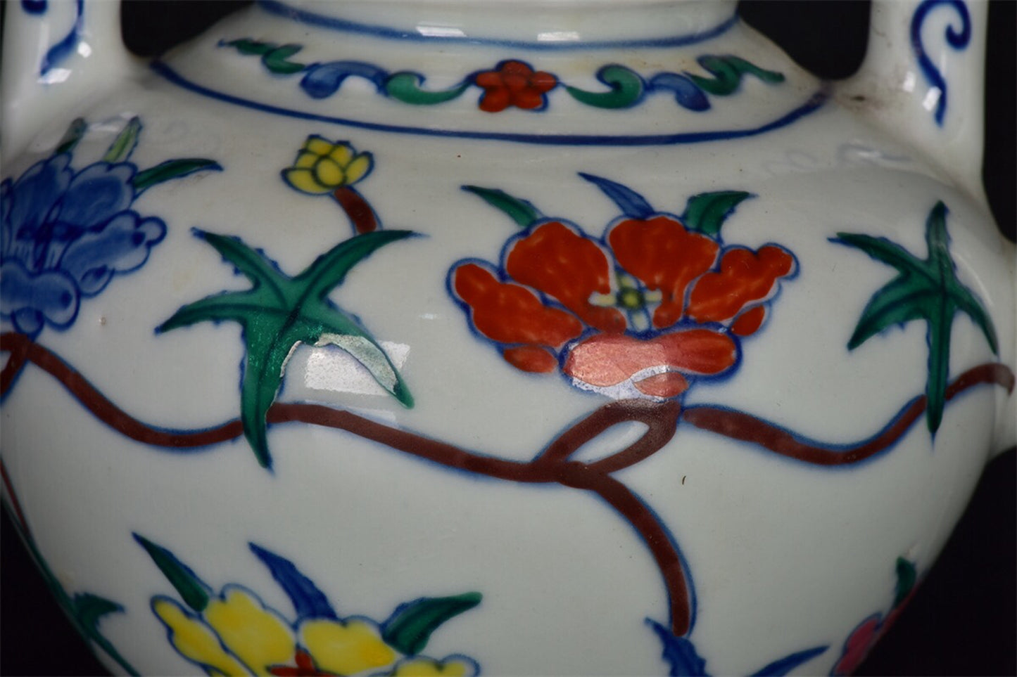 Chinese antique doucai morning glory flower patterned teapot