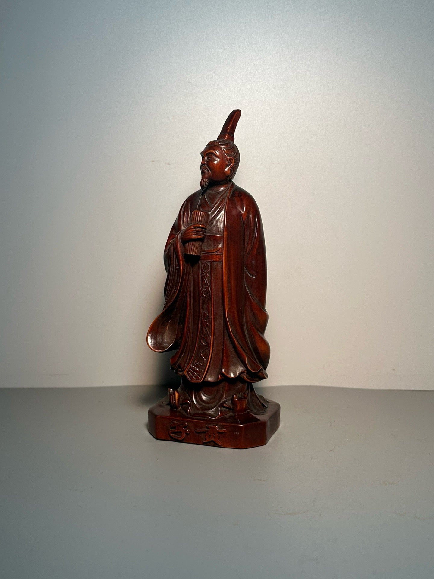 Chinese antique boxwood sculptures crafted with exquisite craftsmanship