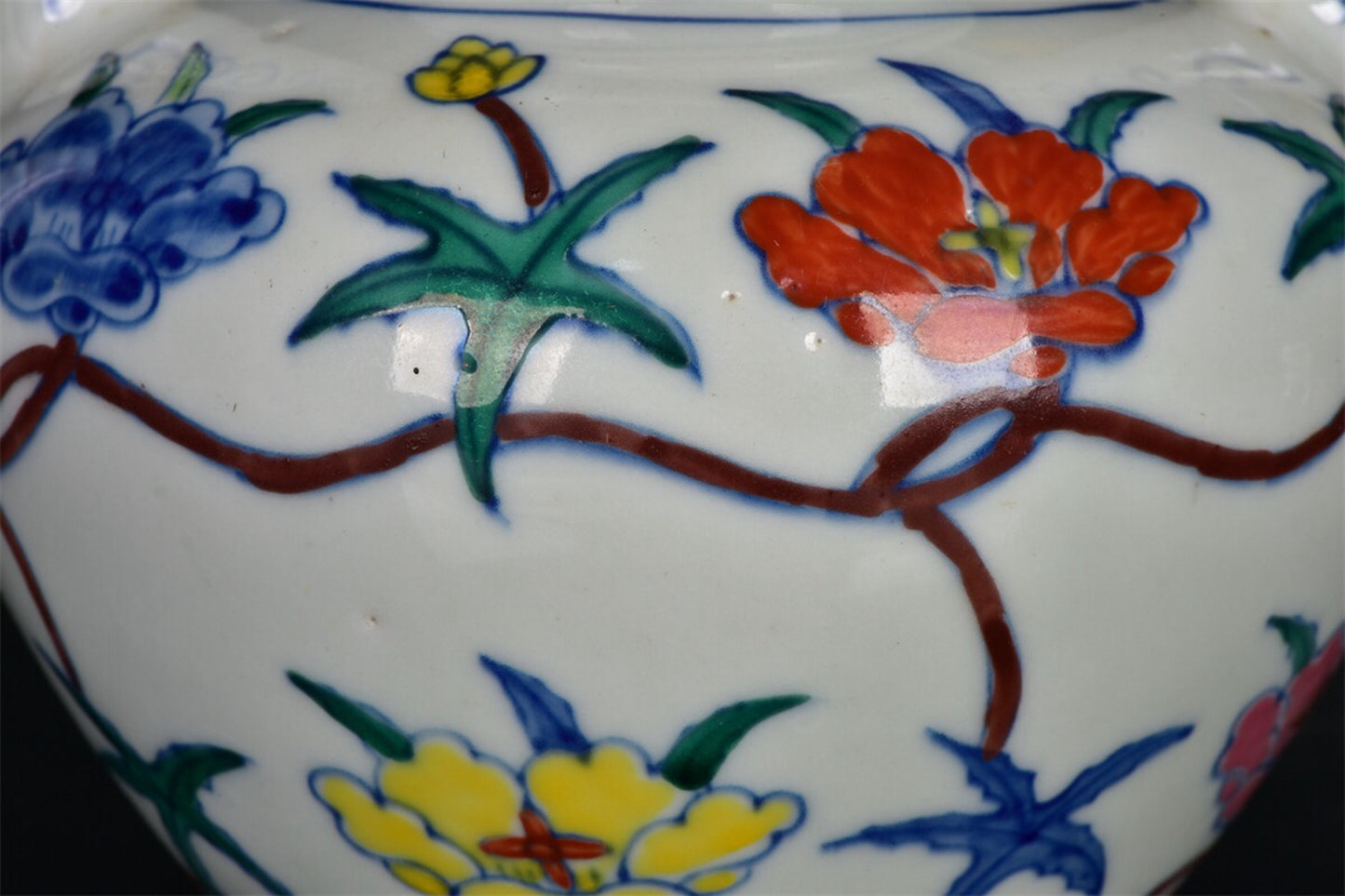 Chinese antique doucai morning glory flower patterned teapot