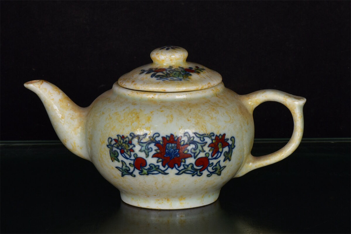 Chinese antique colorful flower patterned teapot