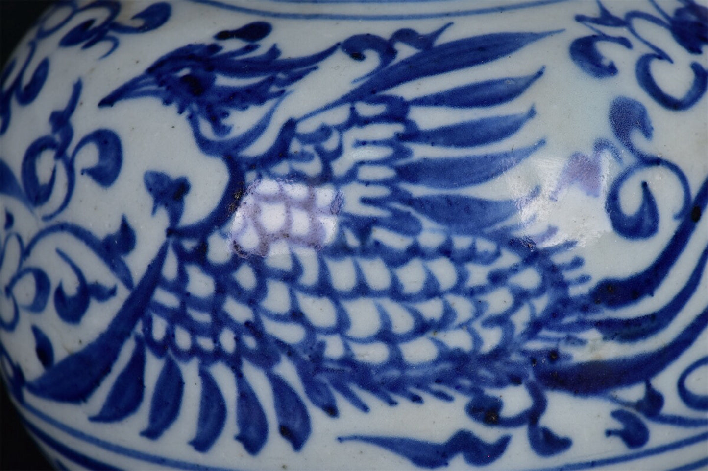 Chinese antique blue and white intertwined phoenix patterned clean bottle
