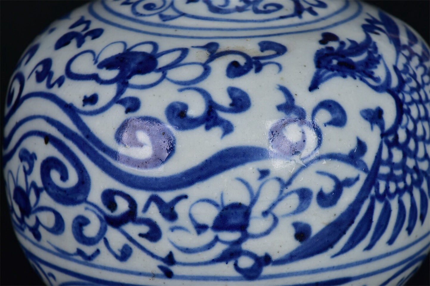 Chinese antique blue and white intertwined phoenix patterned clean bottle
