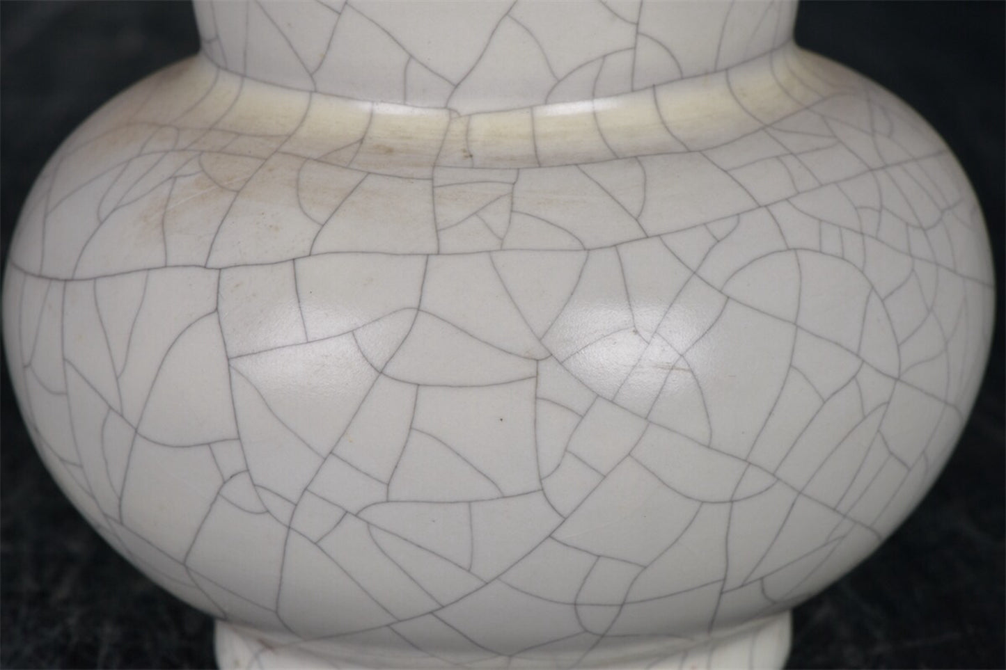 Chinese antique Ru porcelain, gold wire, iron wire, four nail flower drums