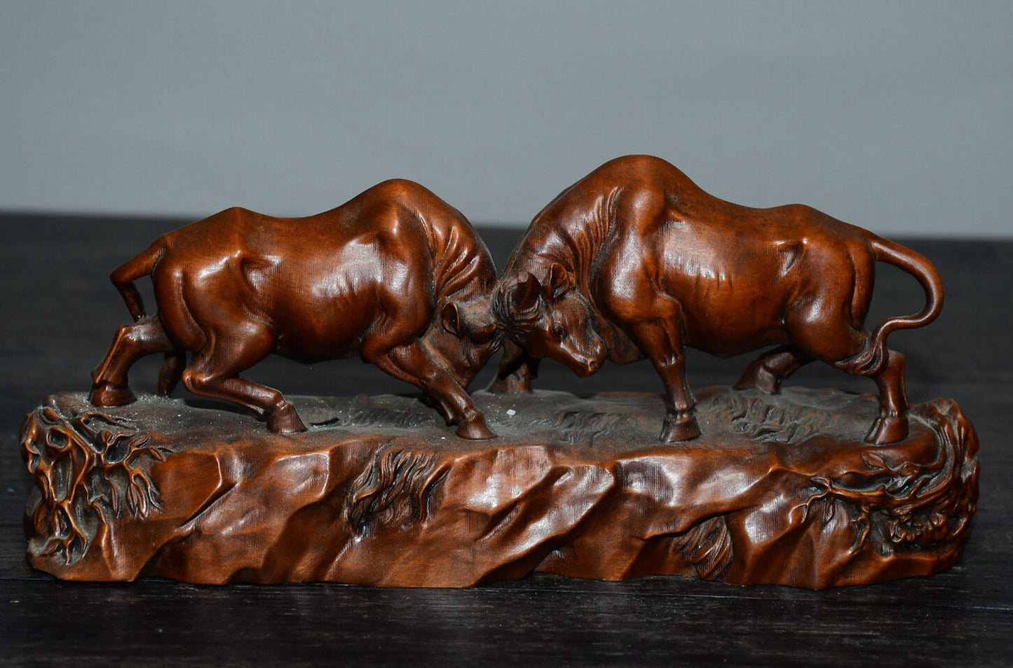 Chinese antique small leaf boxwood bullfighting ornament