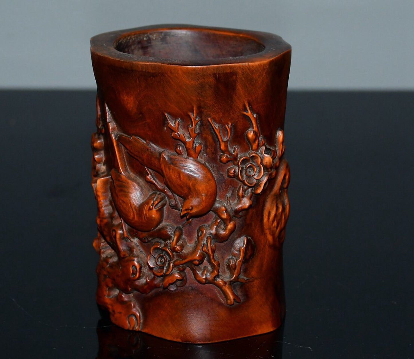 Chinese antique small leaf boxwood joyful eyebrow pencil holder ornament