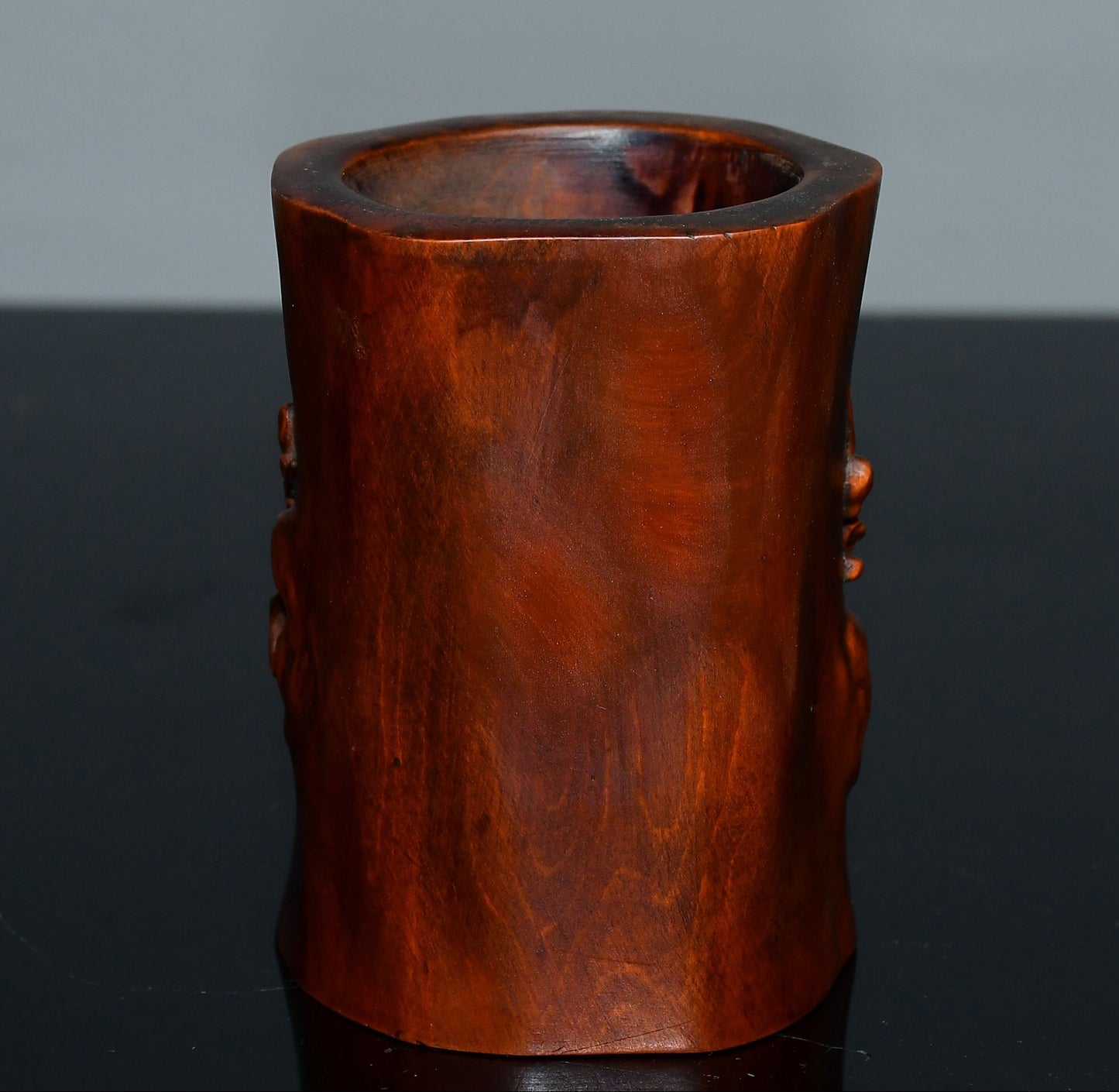 Chinese antique small leaf boxwood joyful eyebrow pencil holder ornament
