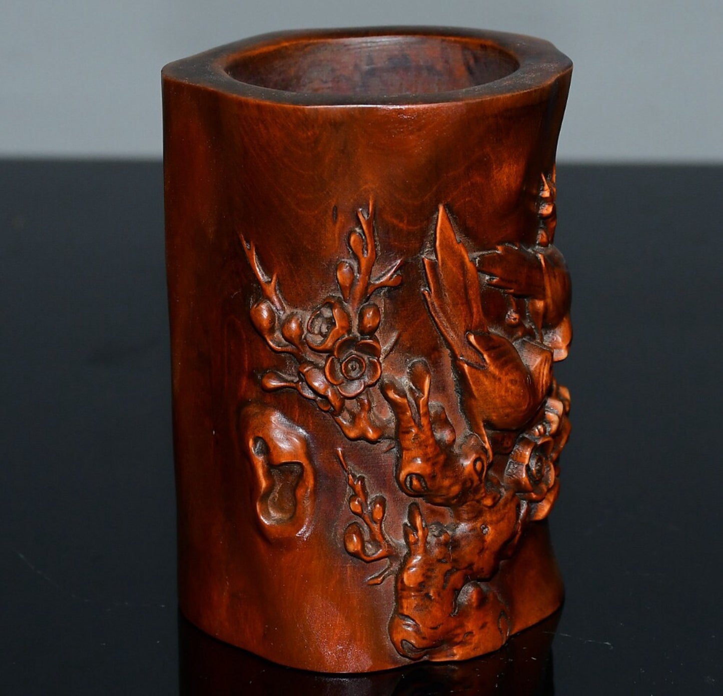 Chinese antique small leaf boxwood joyful eyebrow pencil holder ornament