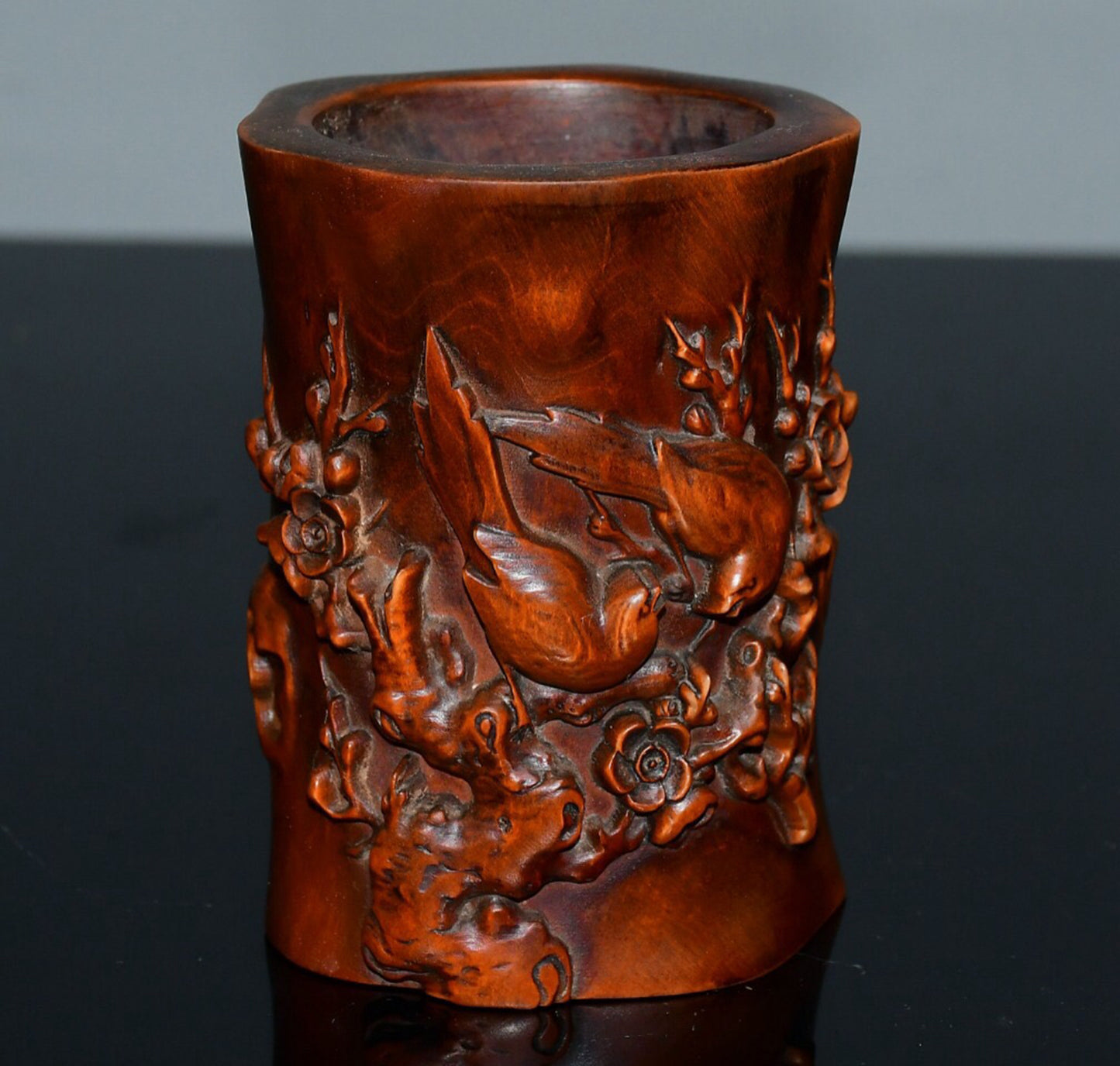 Chinese antique small leaf boxwood joyful eyebrow pencil holder ornament