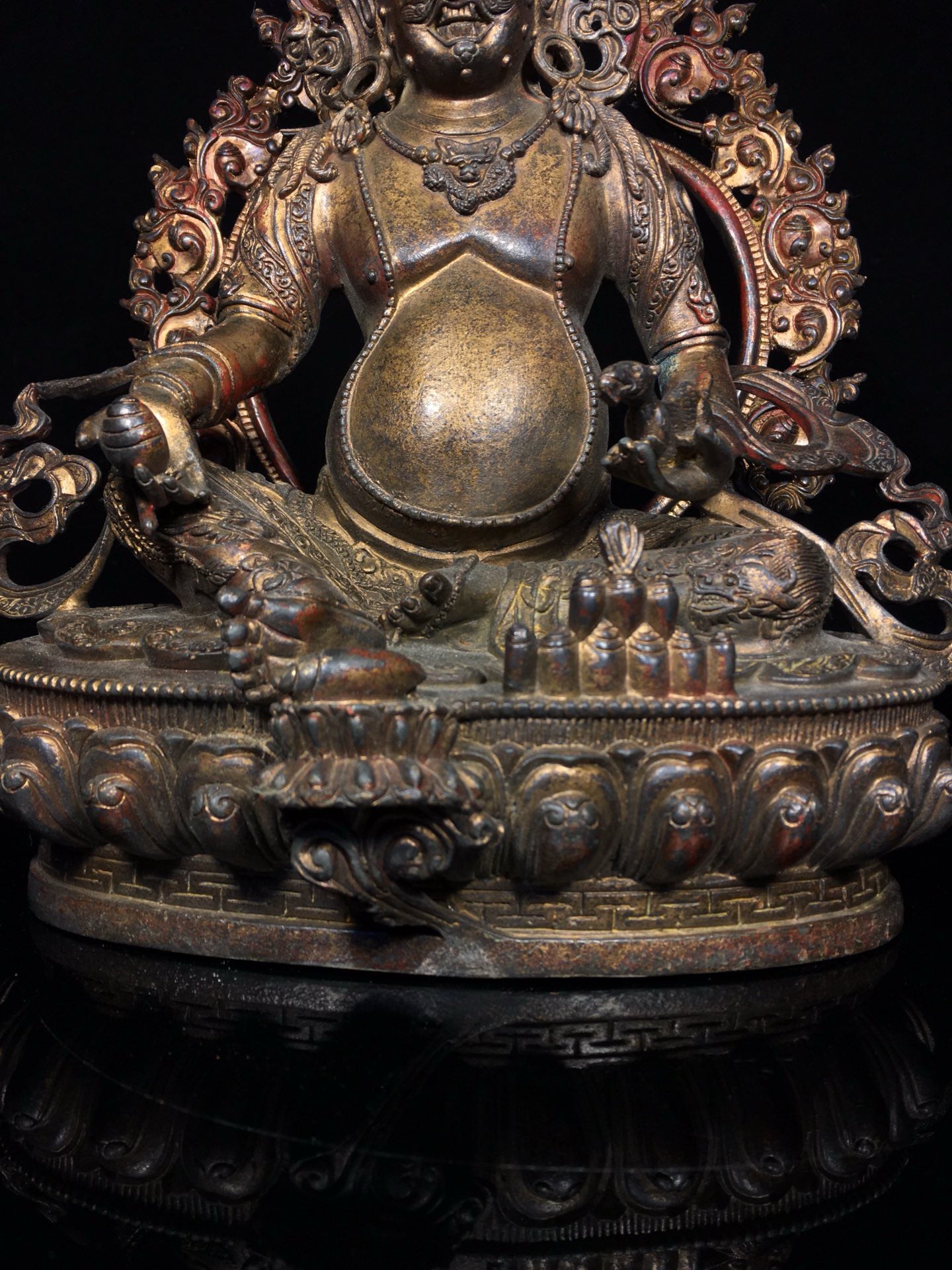 Chinese Antique Pure Copper Belt Backlit Yellow God of Wealth Buddha Statue