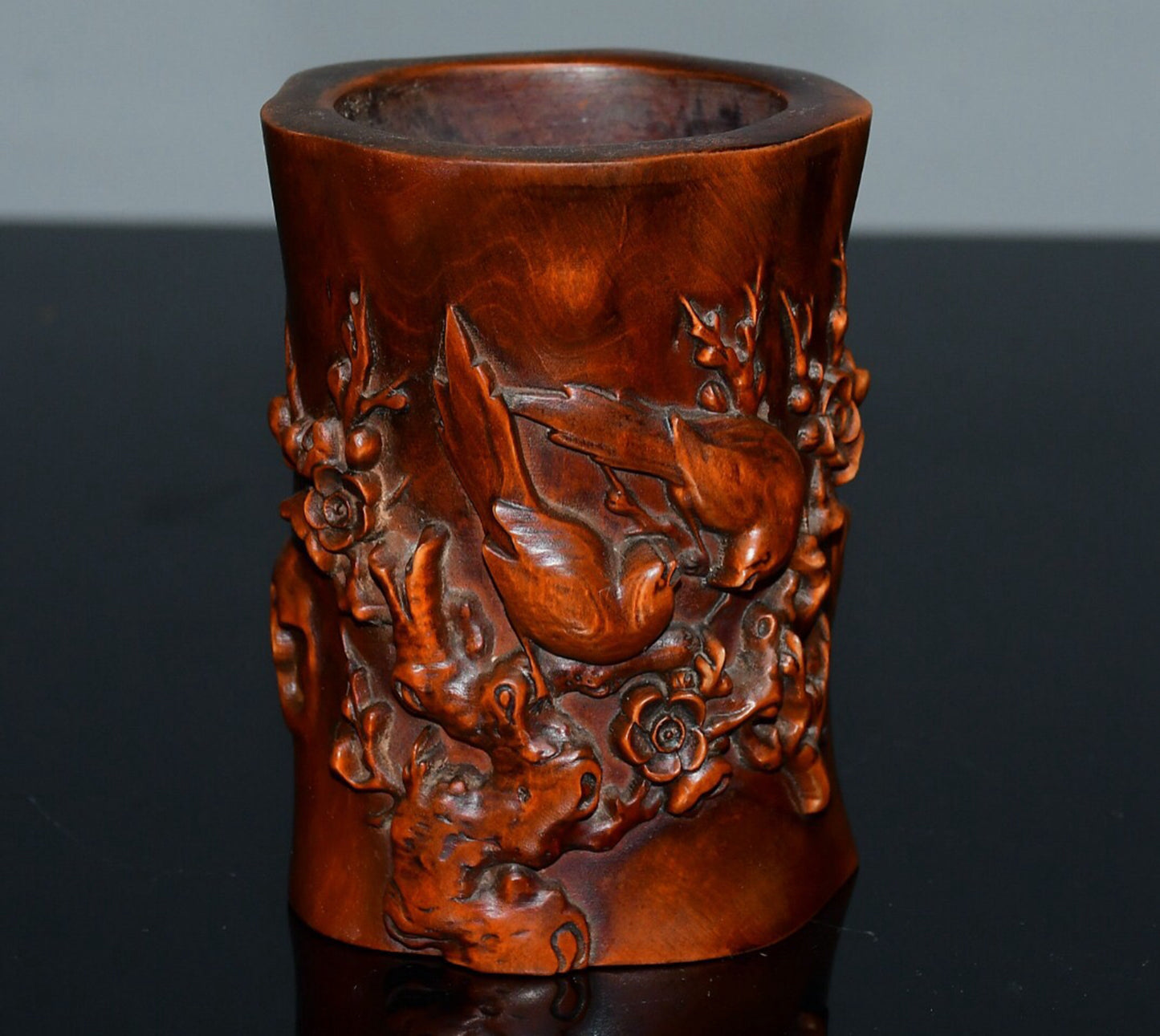 Chinese antique small leaf boxwood joyful eyebrow pencil holder ornament