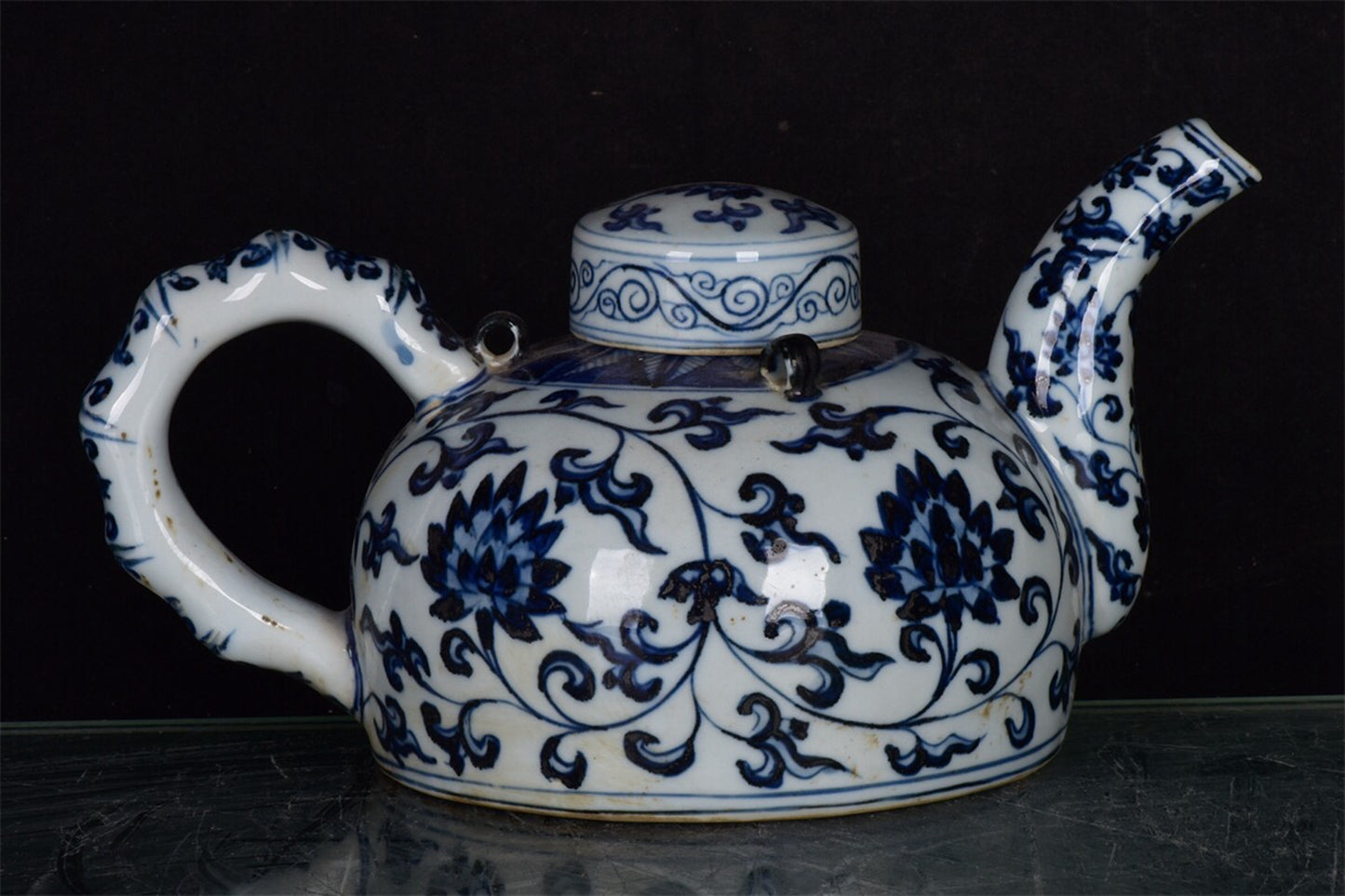 Chinese antique blue and white entwined flower patterned three series bamboo teapot