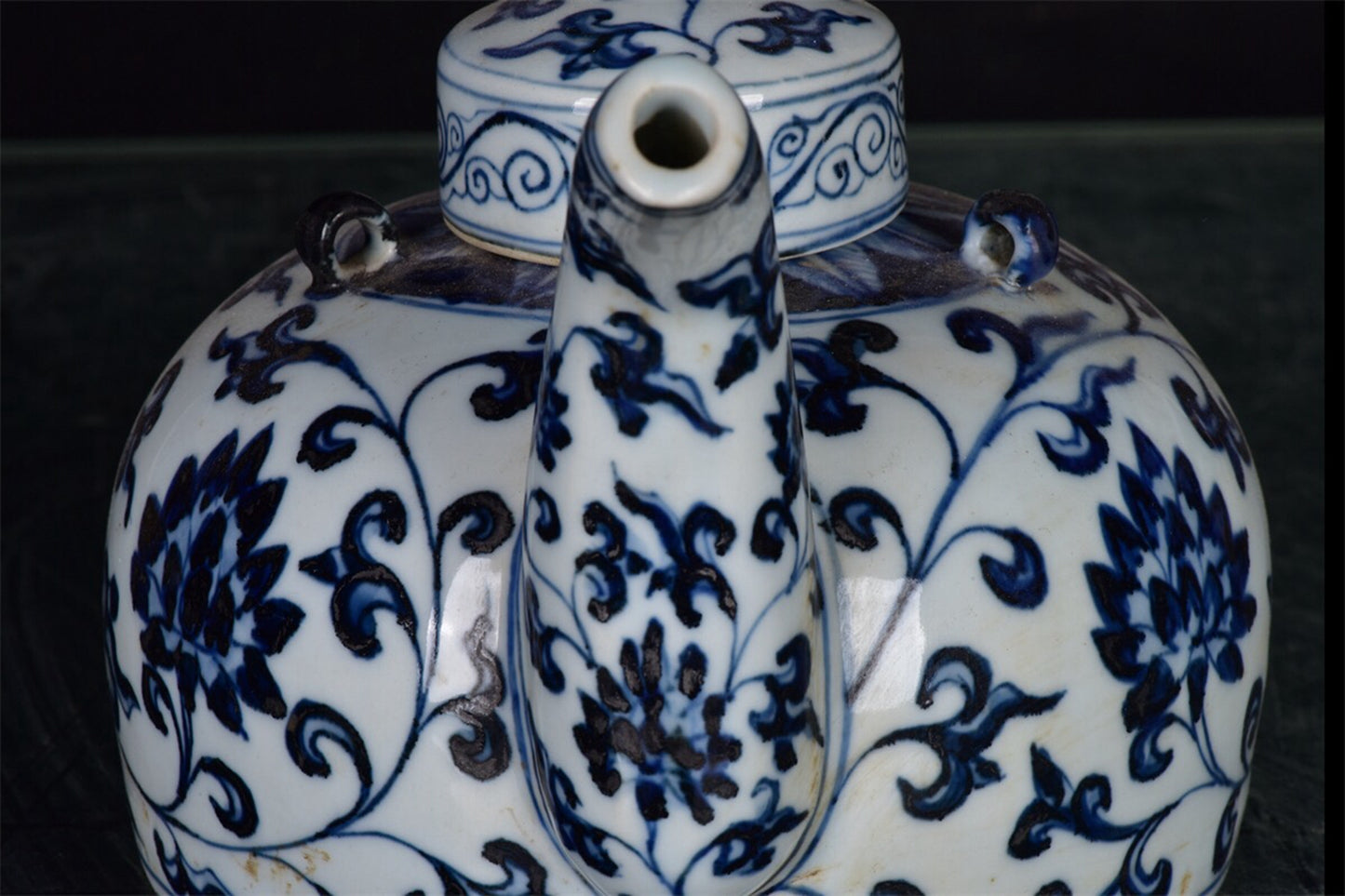 Chinese antique blue and white entwined flower patterned three series bamboo teapot