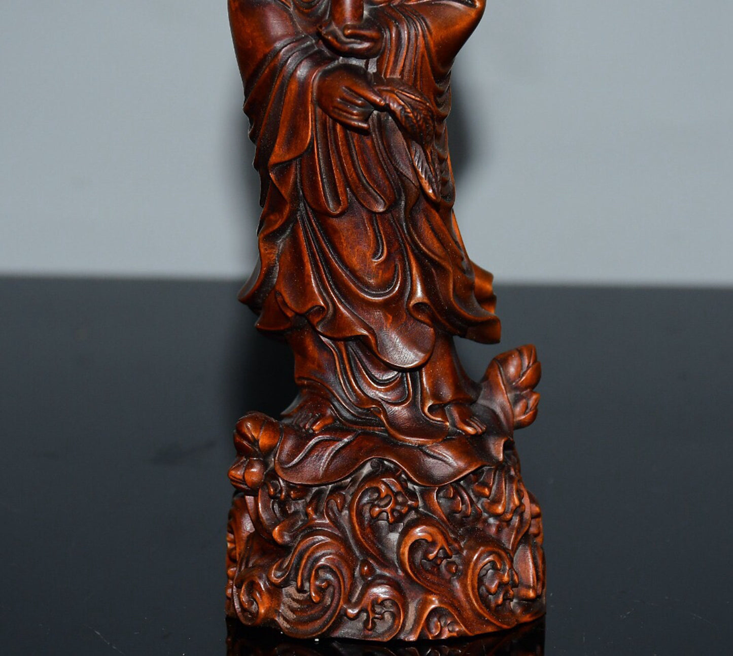 Chinese antique small leaf boxwood clear bottle Guanyin ornament