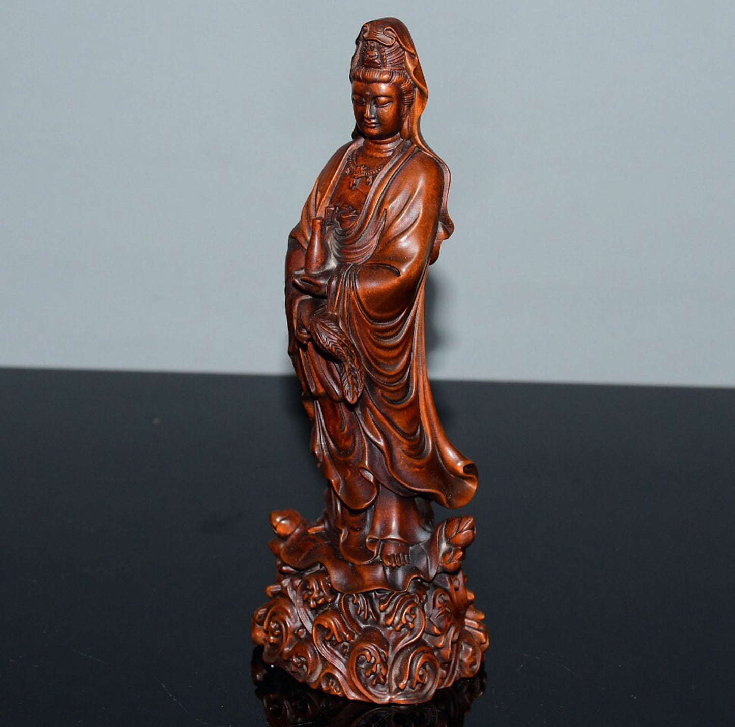 Chinese antique small leaf boxwood clear bottle Guanyin ornament