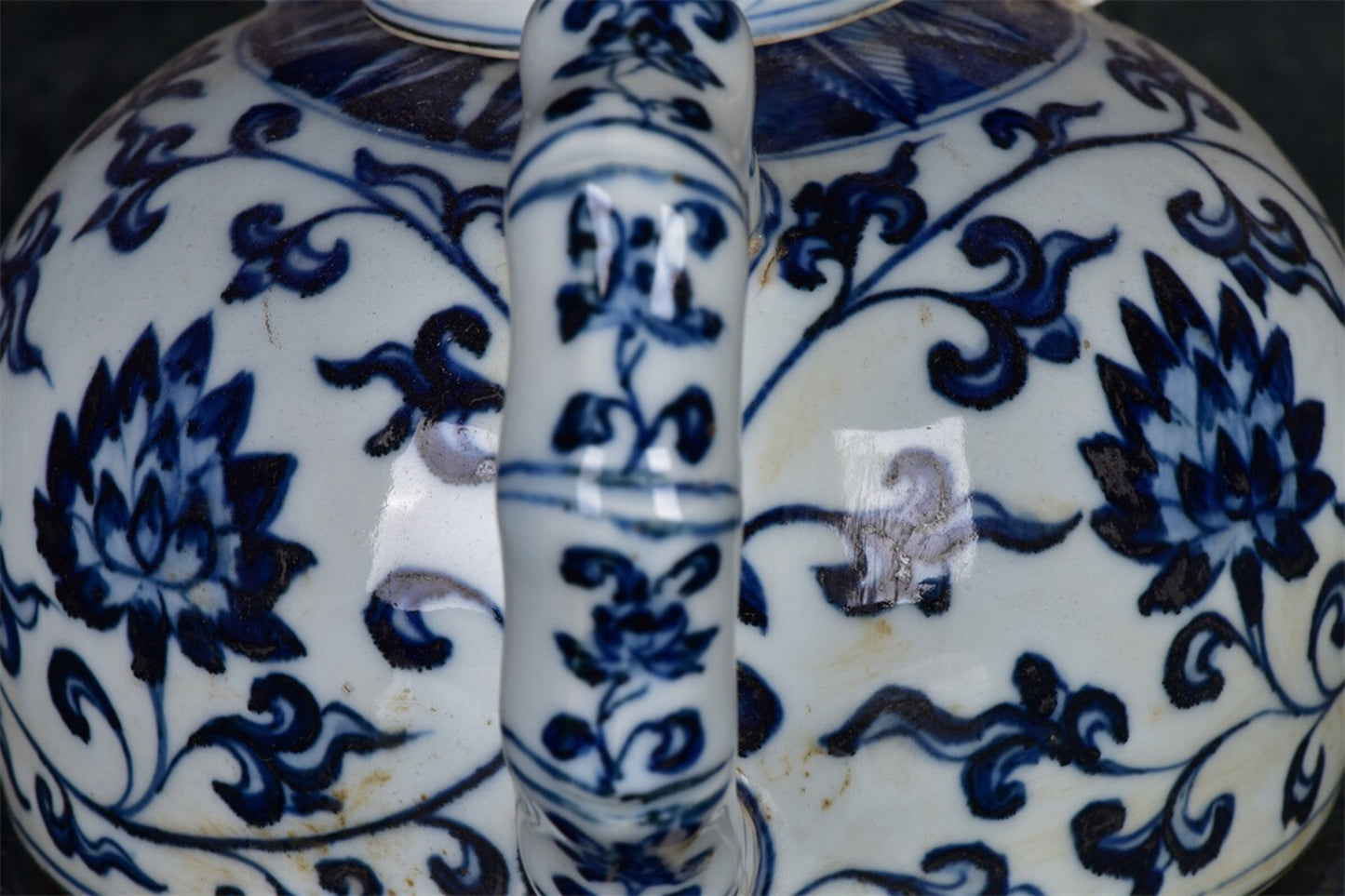 Chinese antique blue and white entwined flower patterned three series bamboo teapot