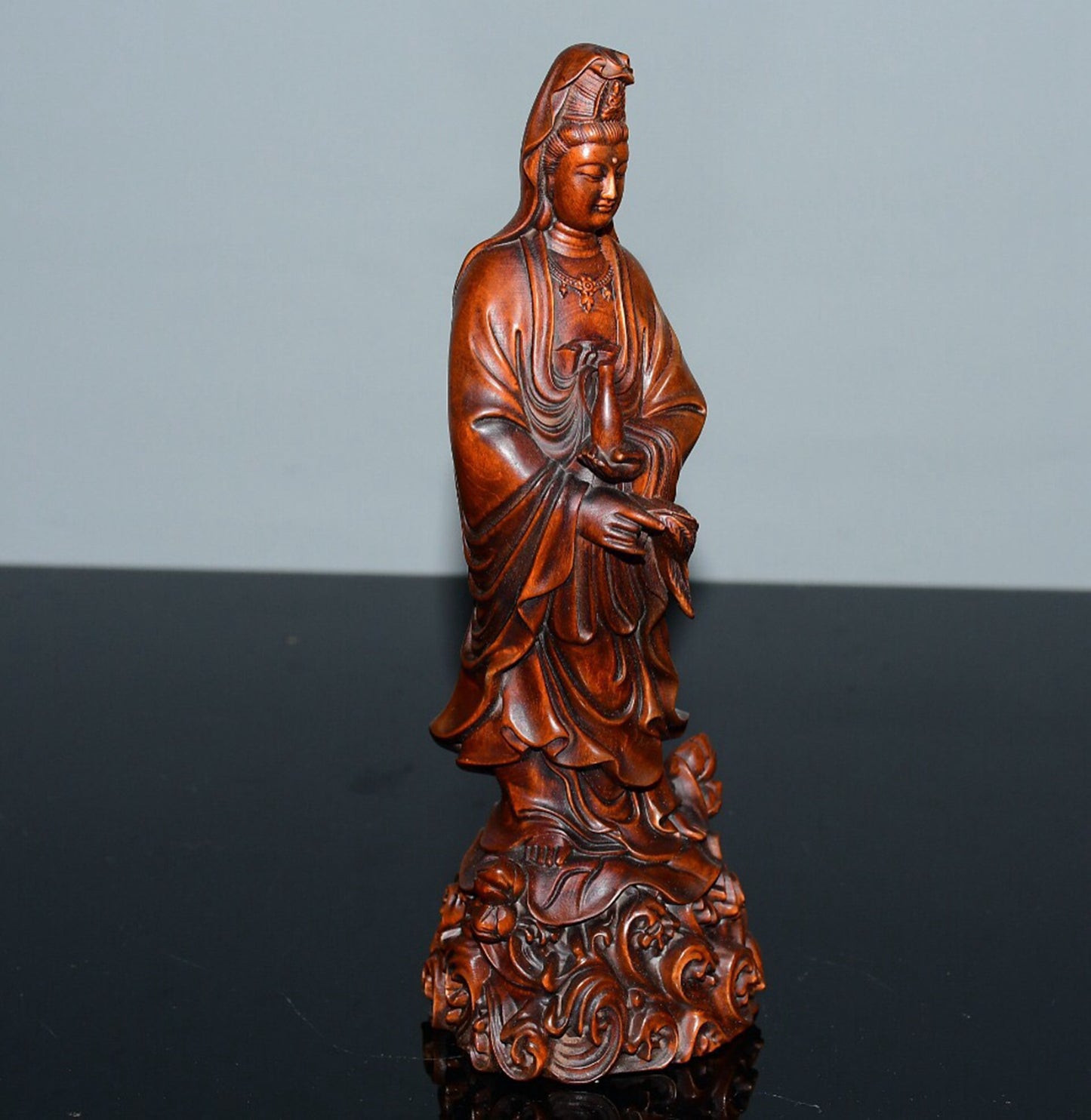Chinese antique small leaf boxwood clear bottle Guanyin ornament