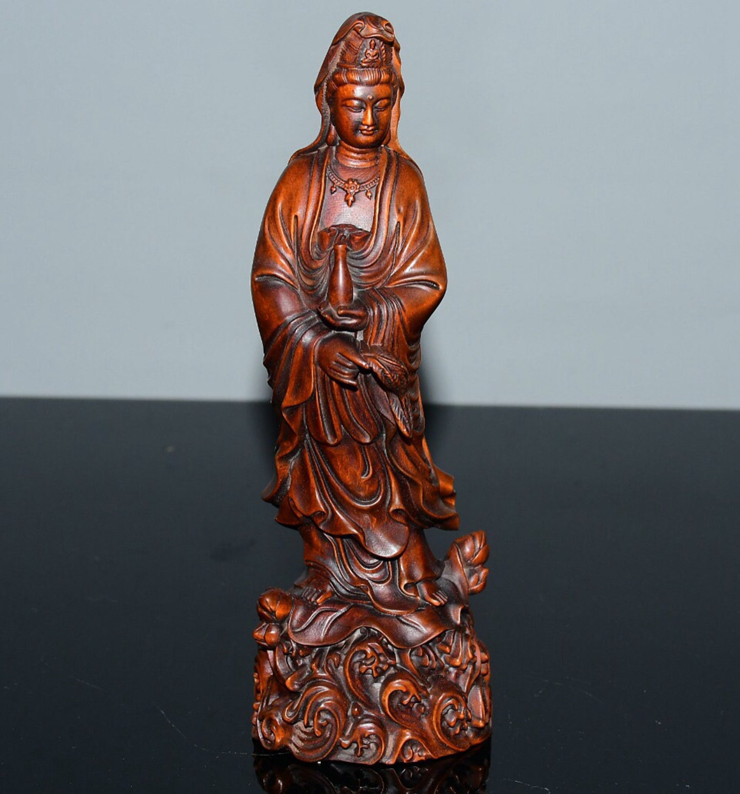 Chinese antique small leaf boxwood clear bottle Guanyin ornament