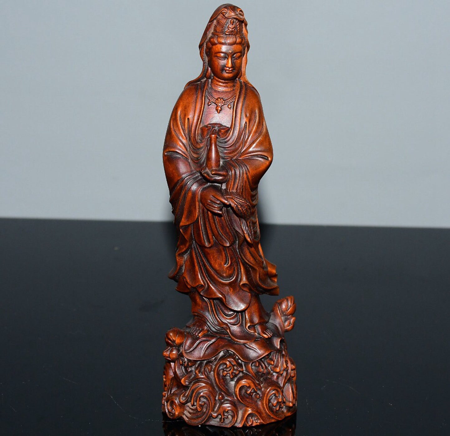 Chinese antique small leaf boxwood clear bottle Guanyin ornament