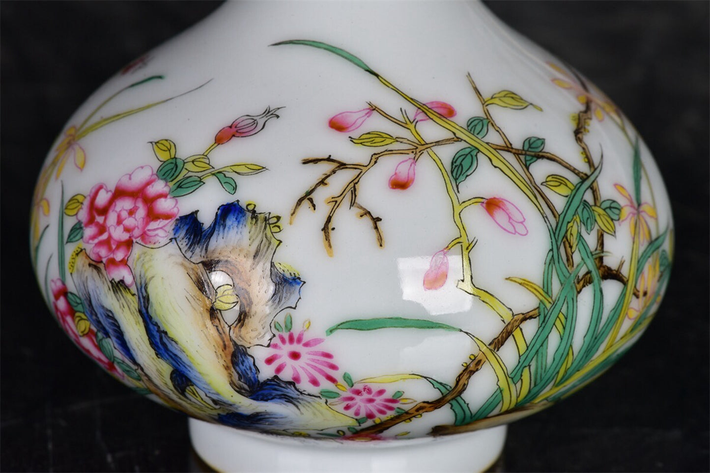 Chinese antique pink flower and bird patterned long necked bottle