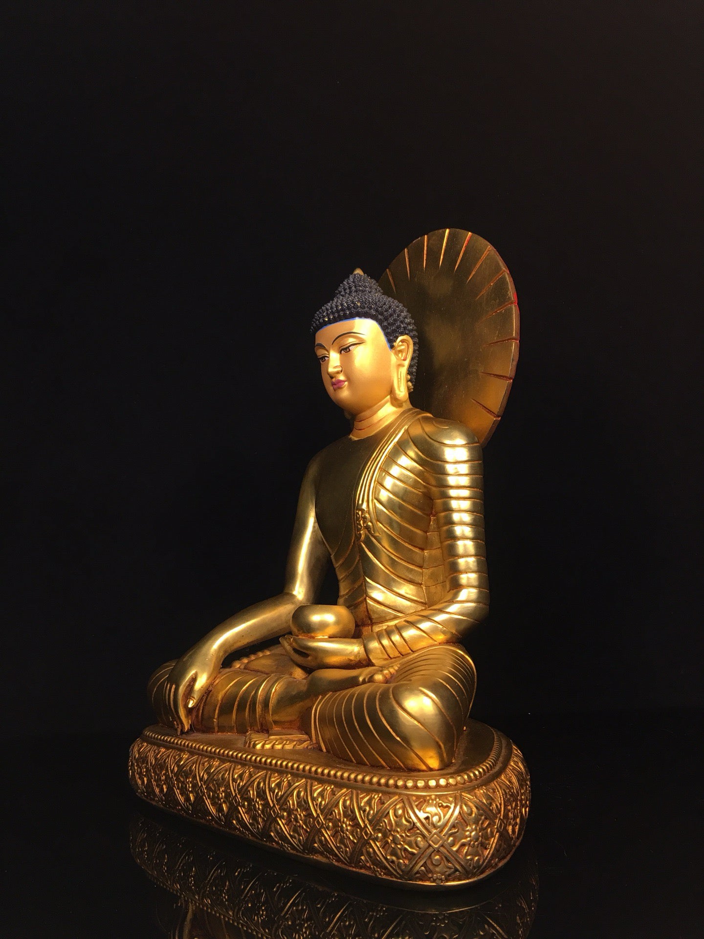 Chinese antique pure copper statue of Shakyamuni Buddha