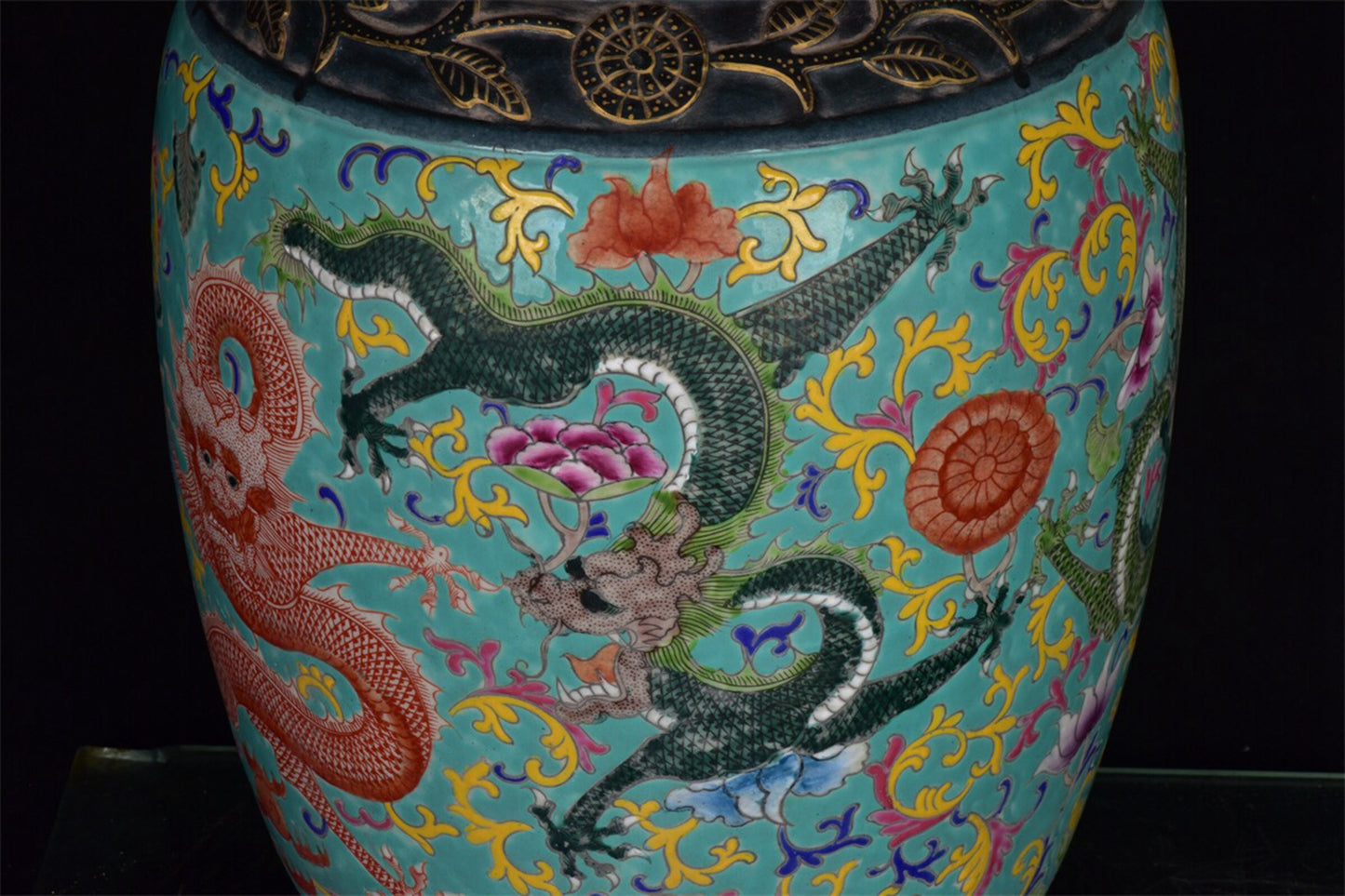 Chinese antique green glazed dragon patterned lid jar
