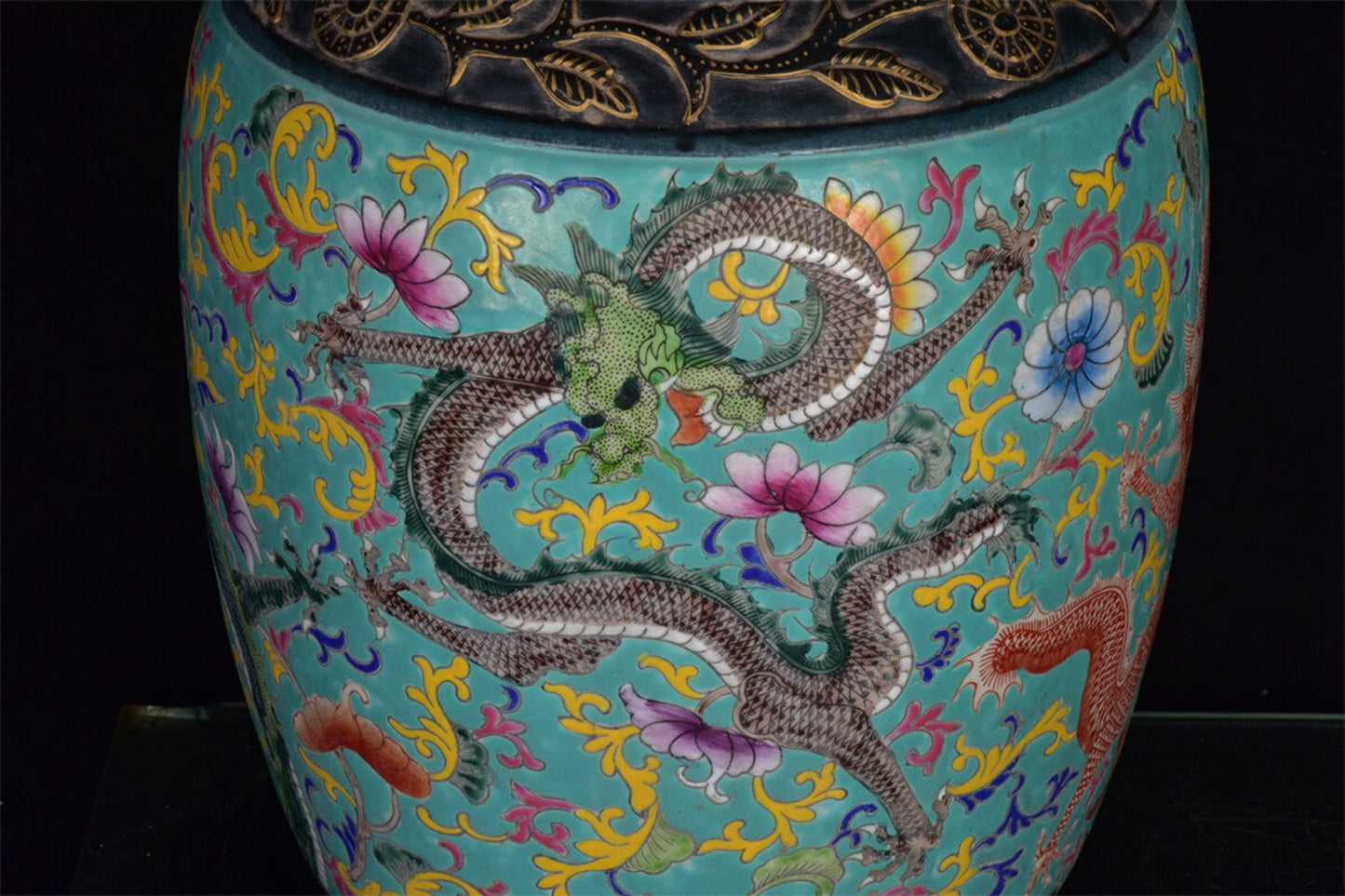 Chinese antique green glazed dragon patterned lid jar