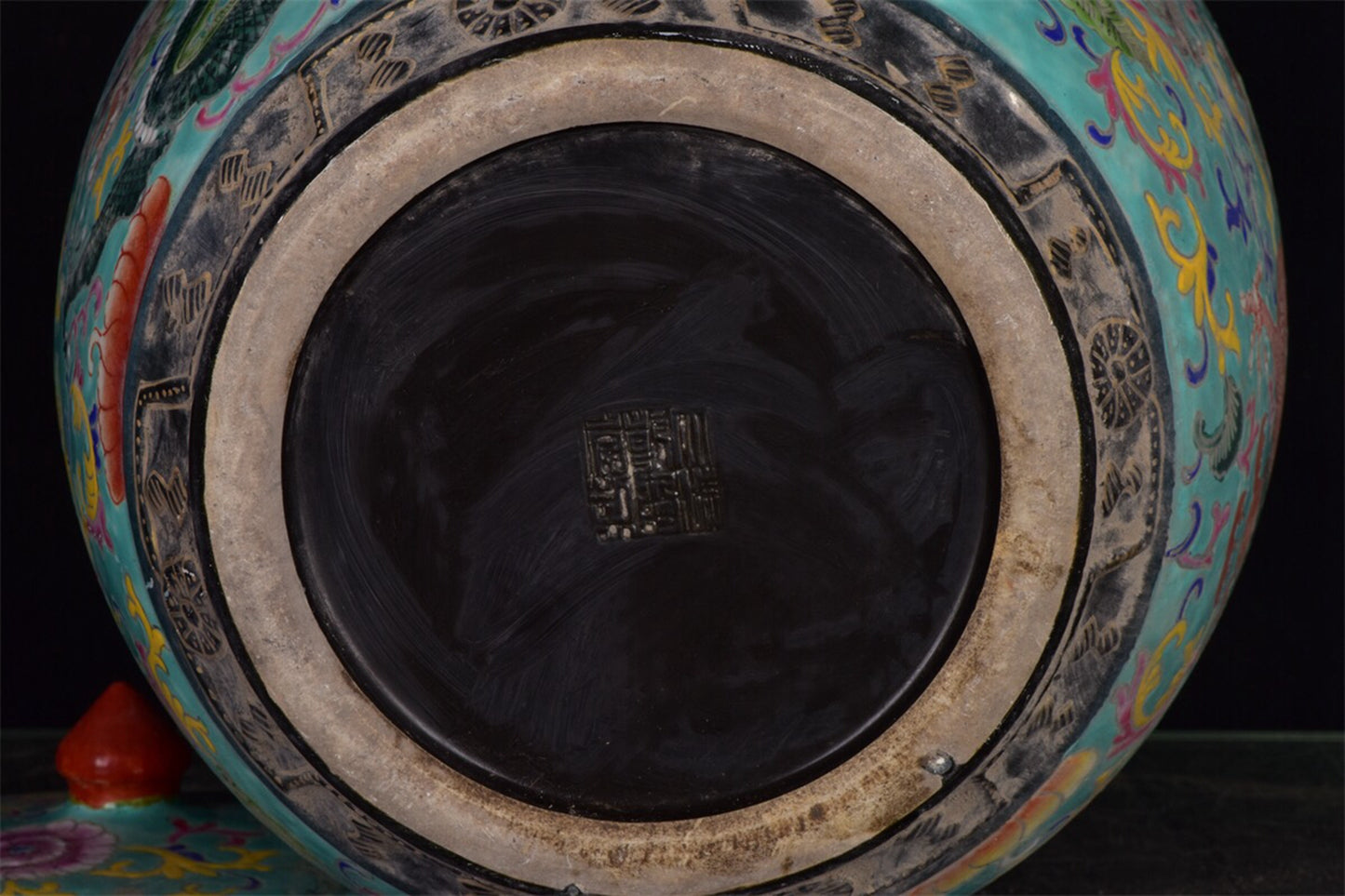 Chinese antique green glazed dragon patterned lid jar