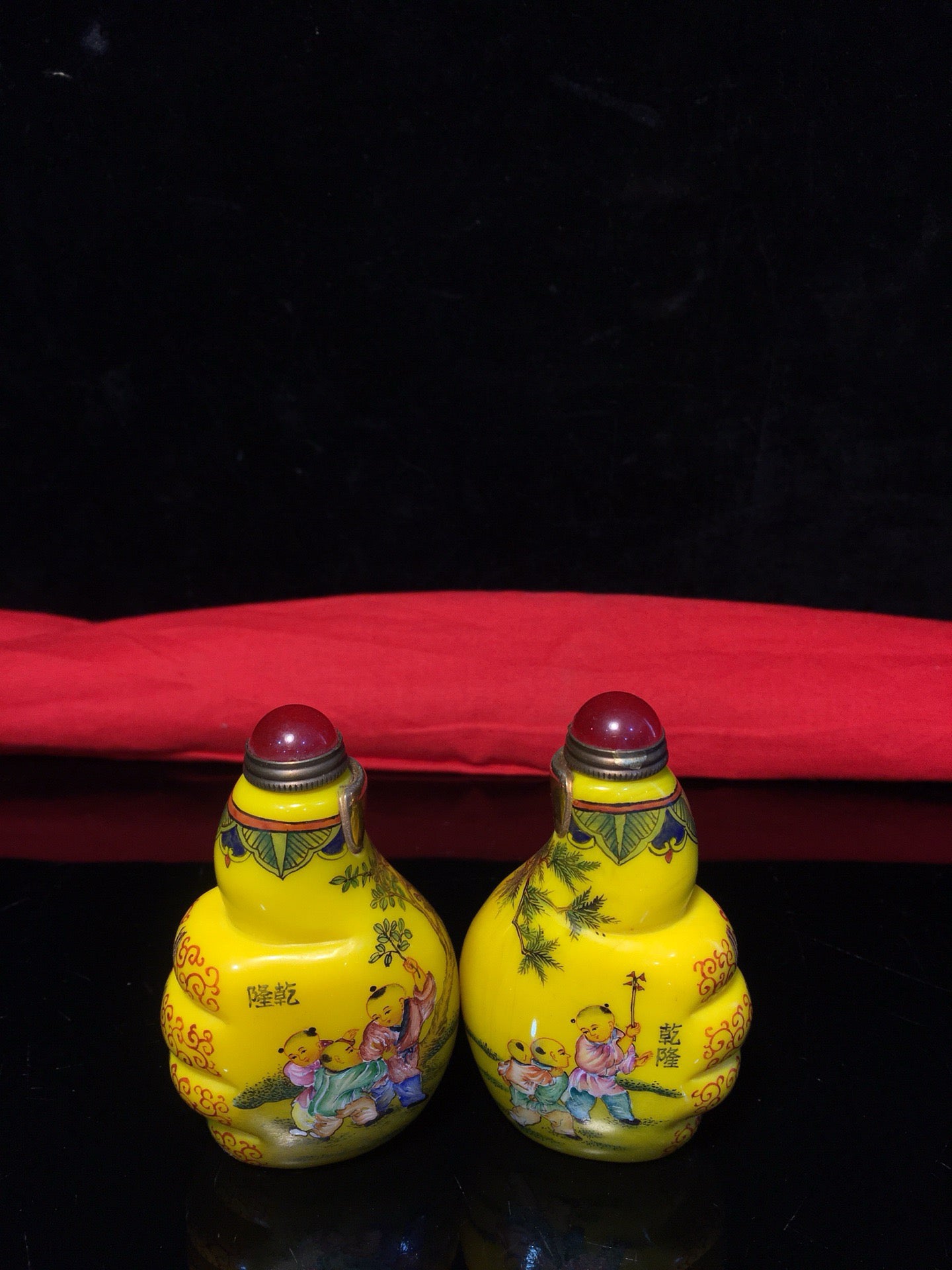 Chinese antique glass snuff bottle