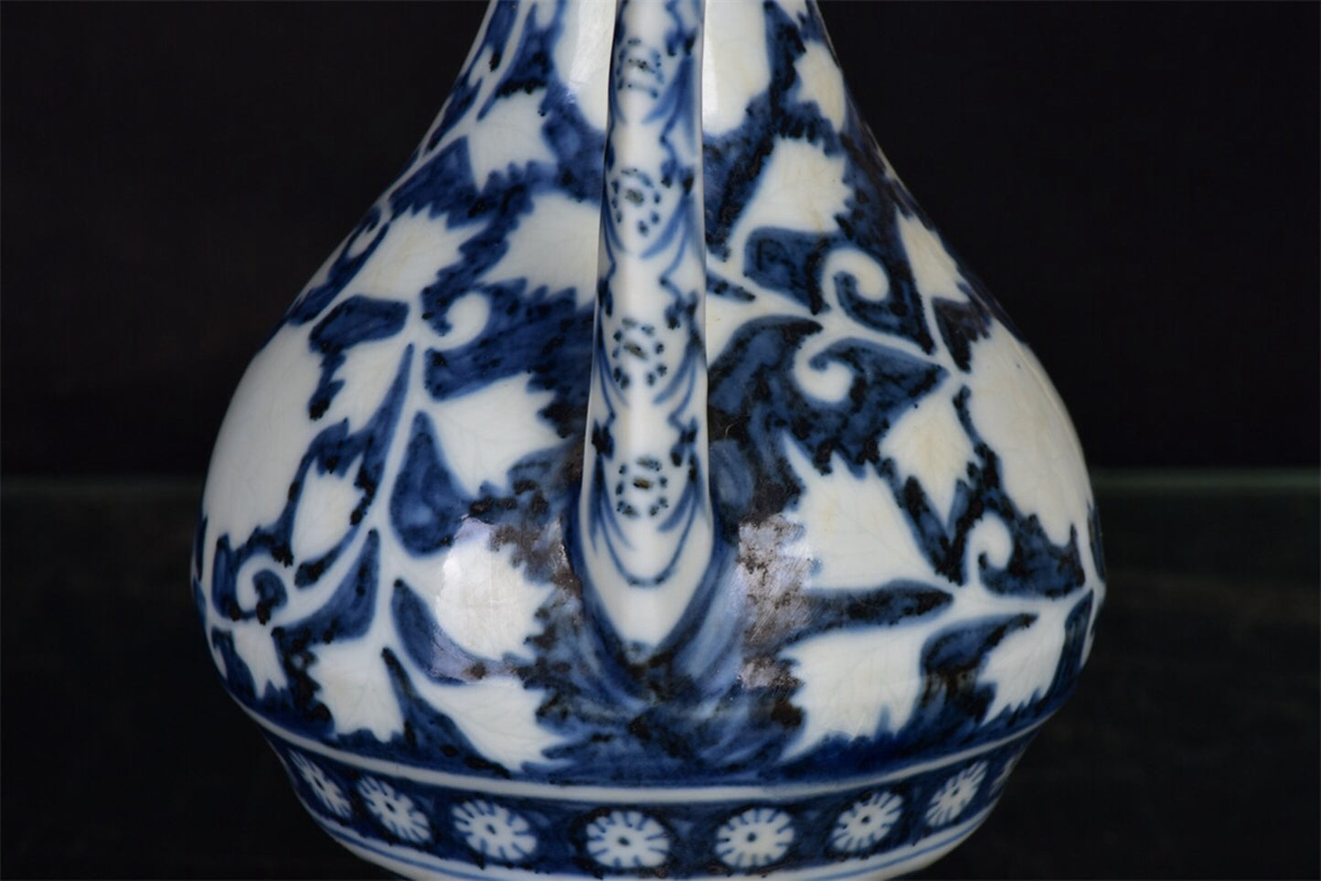 Chinese antique blue and white floral pattern teapot