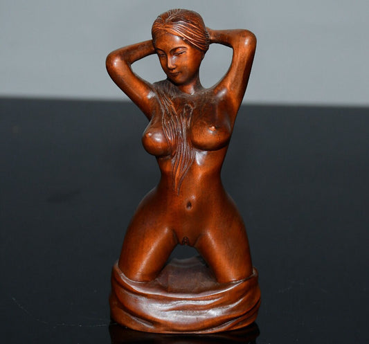 Chinese antique small leaf boxwood kneeling beauty ornament