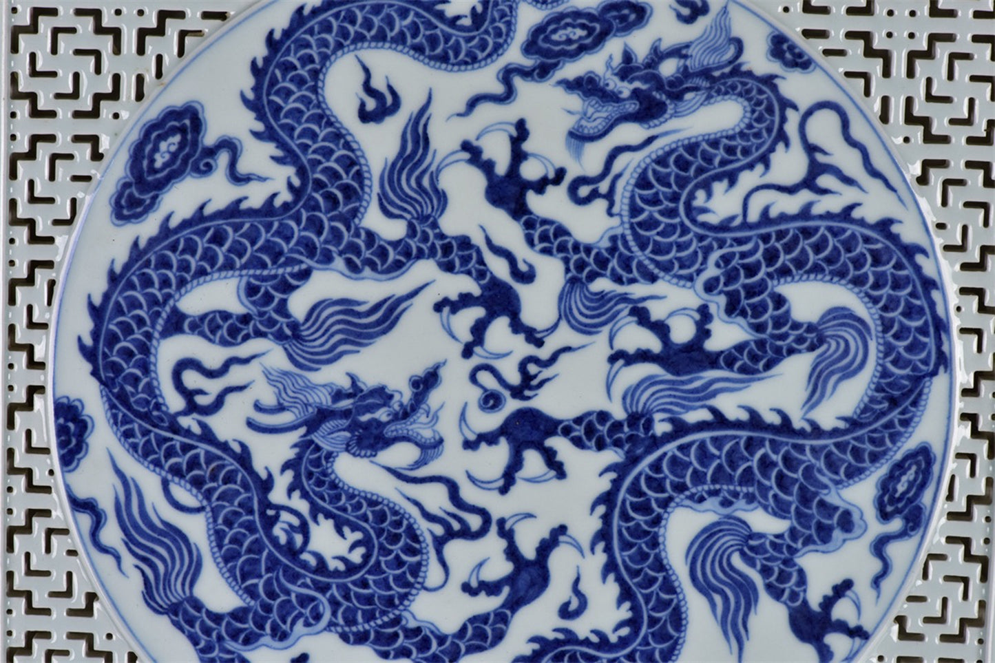 Chinese antique blue and white auspicious cloud dragon pattern hollowed out square tea plate