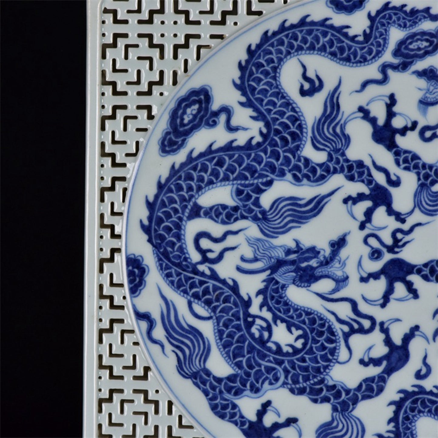 Chinese antique blue and white auspicious cloud dragon pattern hollowed out square tea plate
