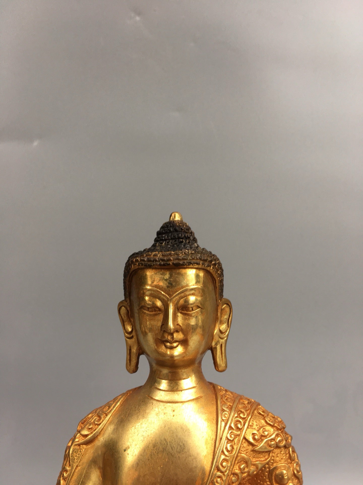 Chinese antique bronze gilded golden statue of Carmuni Buddha