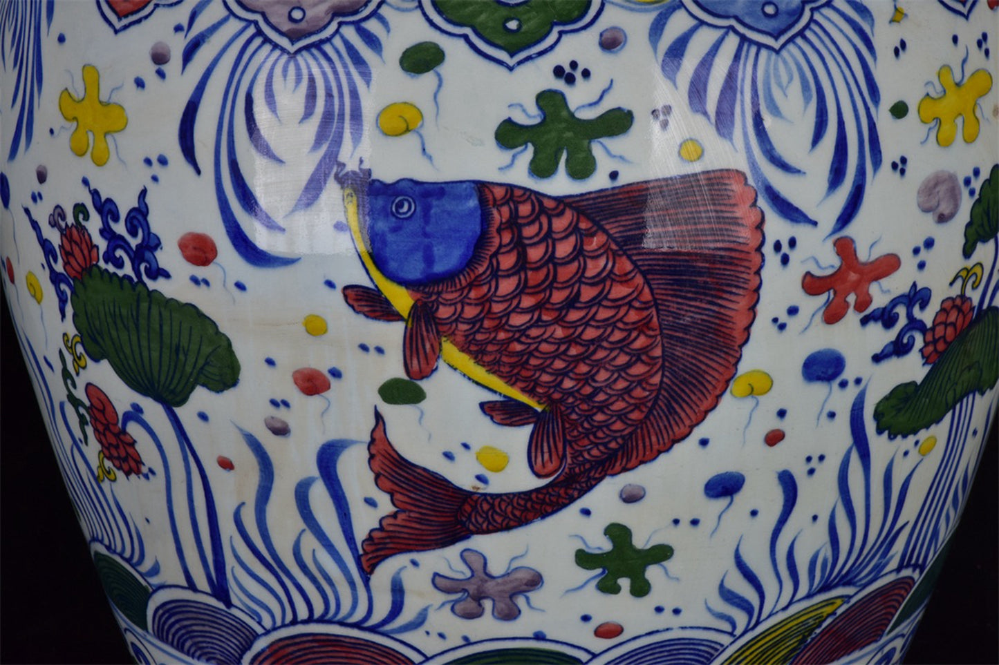 Chinese Antique Blue and White Fish and Algae Pattern Jar