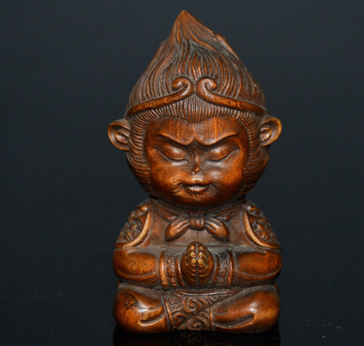 Chinese antique small leaf boxwood Sun Wukong ornament