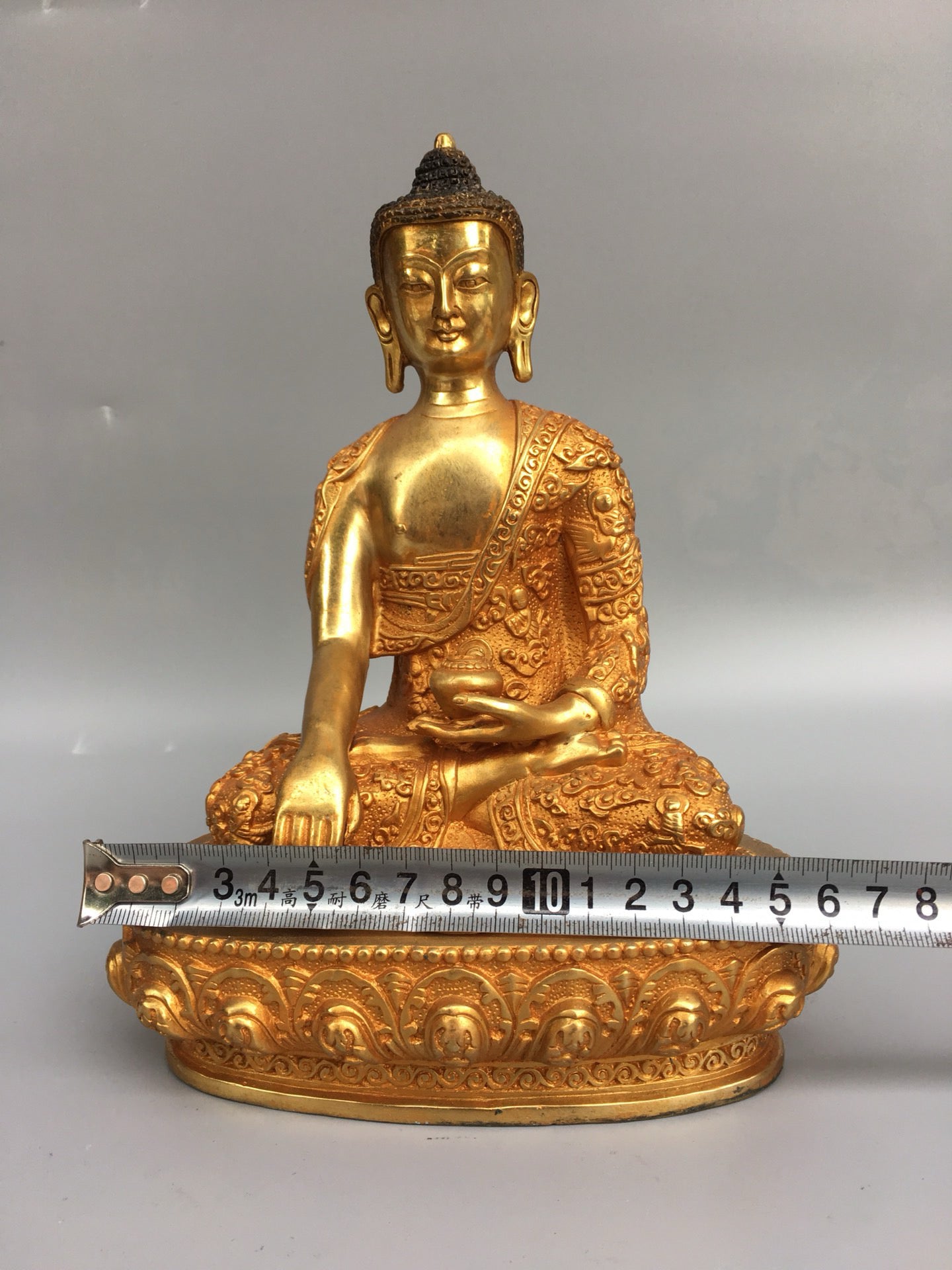Chinese antique bronze gilded golden statue of Carmuni Buddha