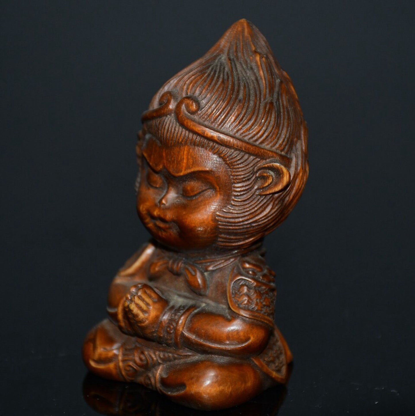 Chinese antique small leaf boxwood Sun Wukong ornament