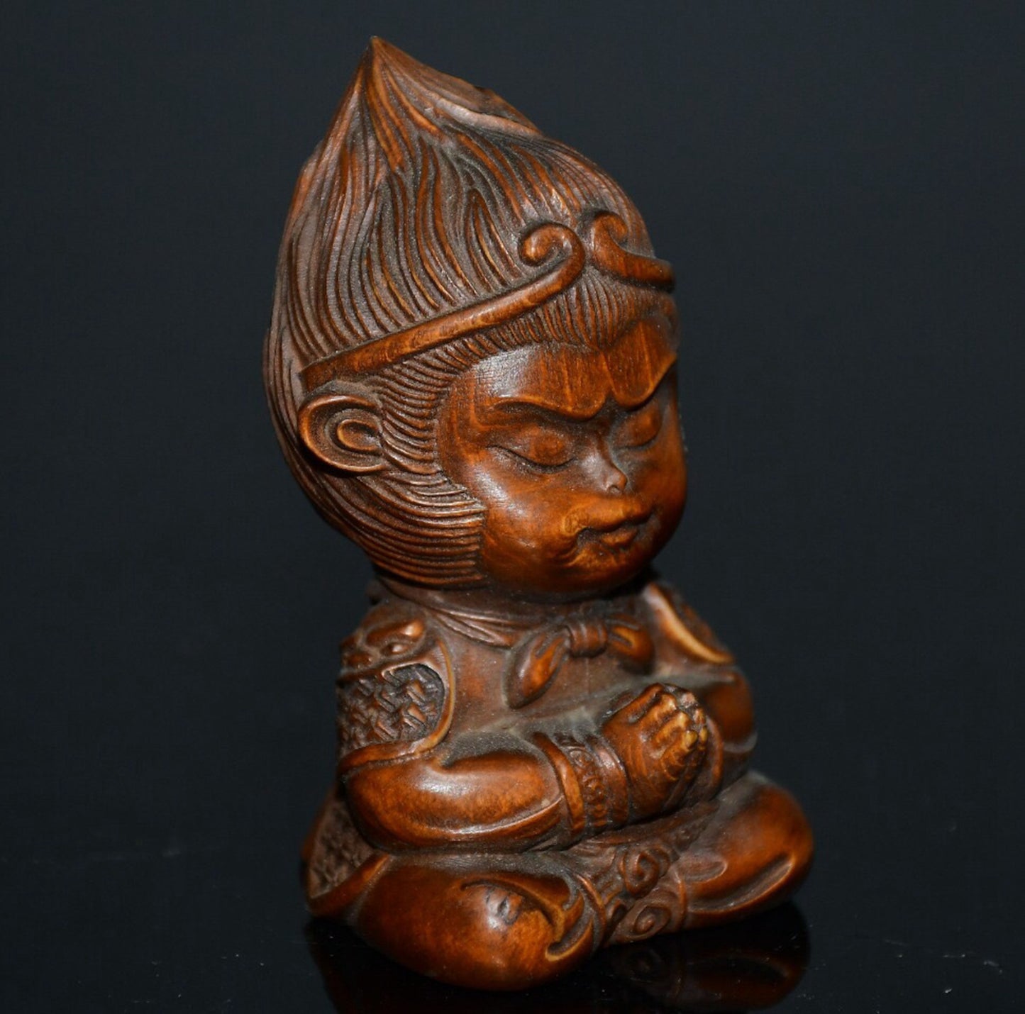 Chinese antique small leaf boxwood Sun Wukong ornament
