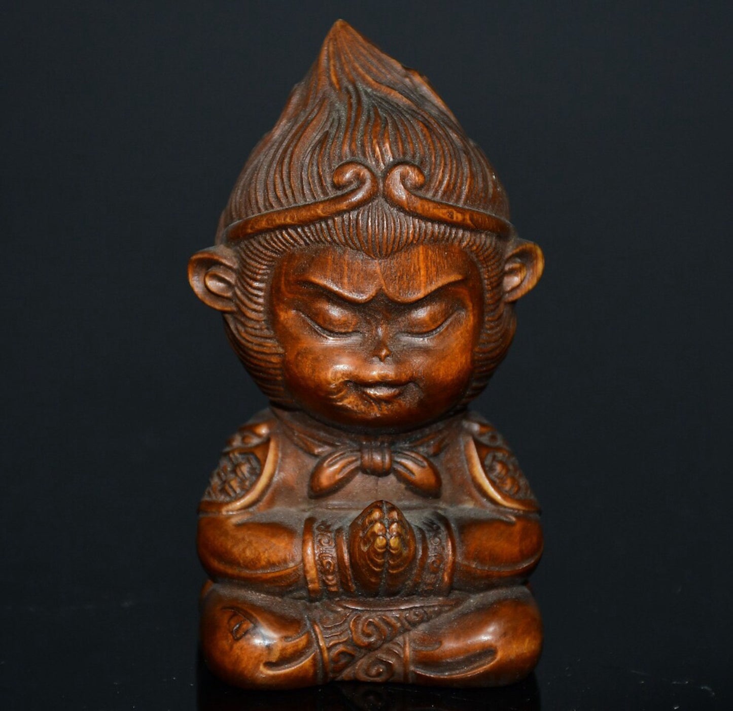Chinese antique small leaf boxwood Sun Wukong ornament