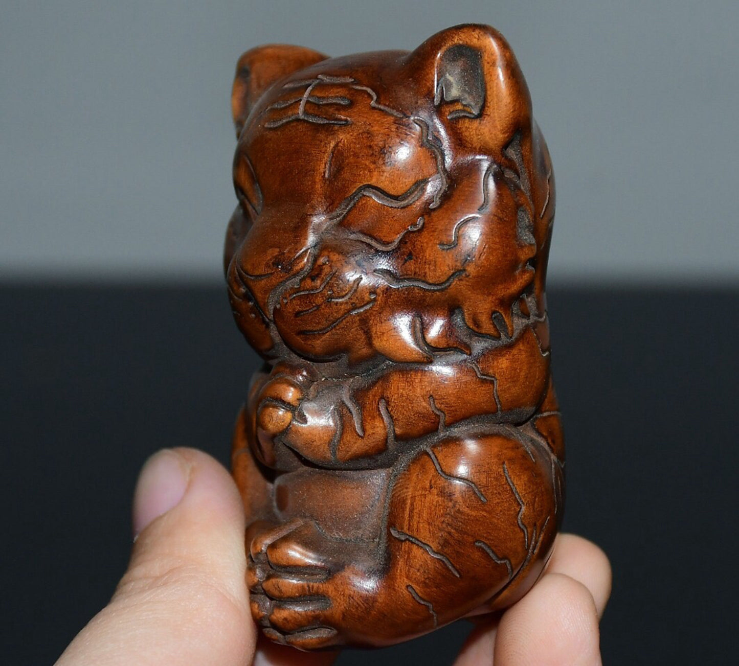 Chinese antique small leaf boxwood small tiger handle