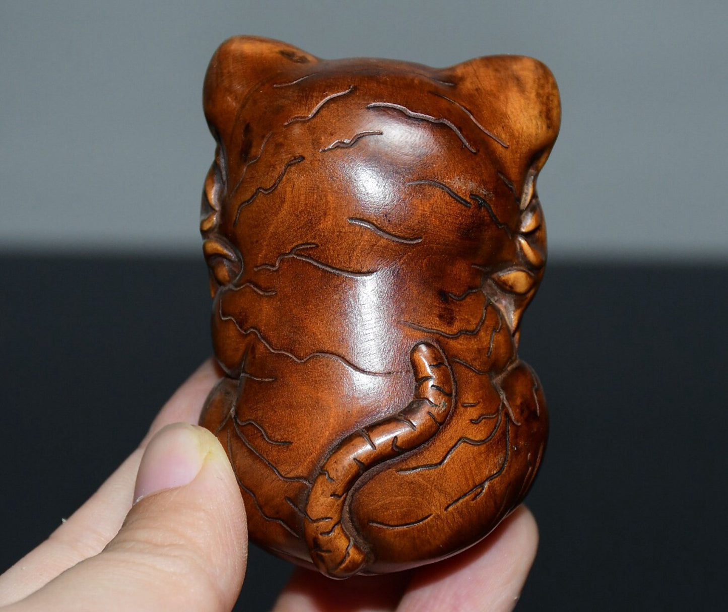 Chinese antique small leaf boxwood small tiger handle