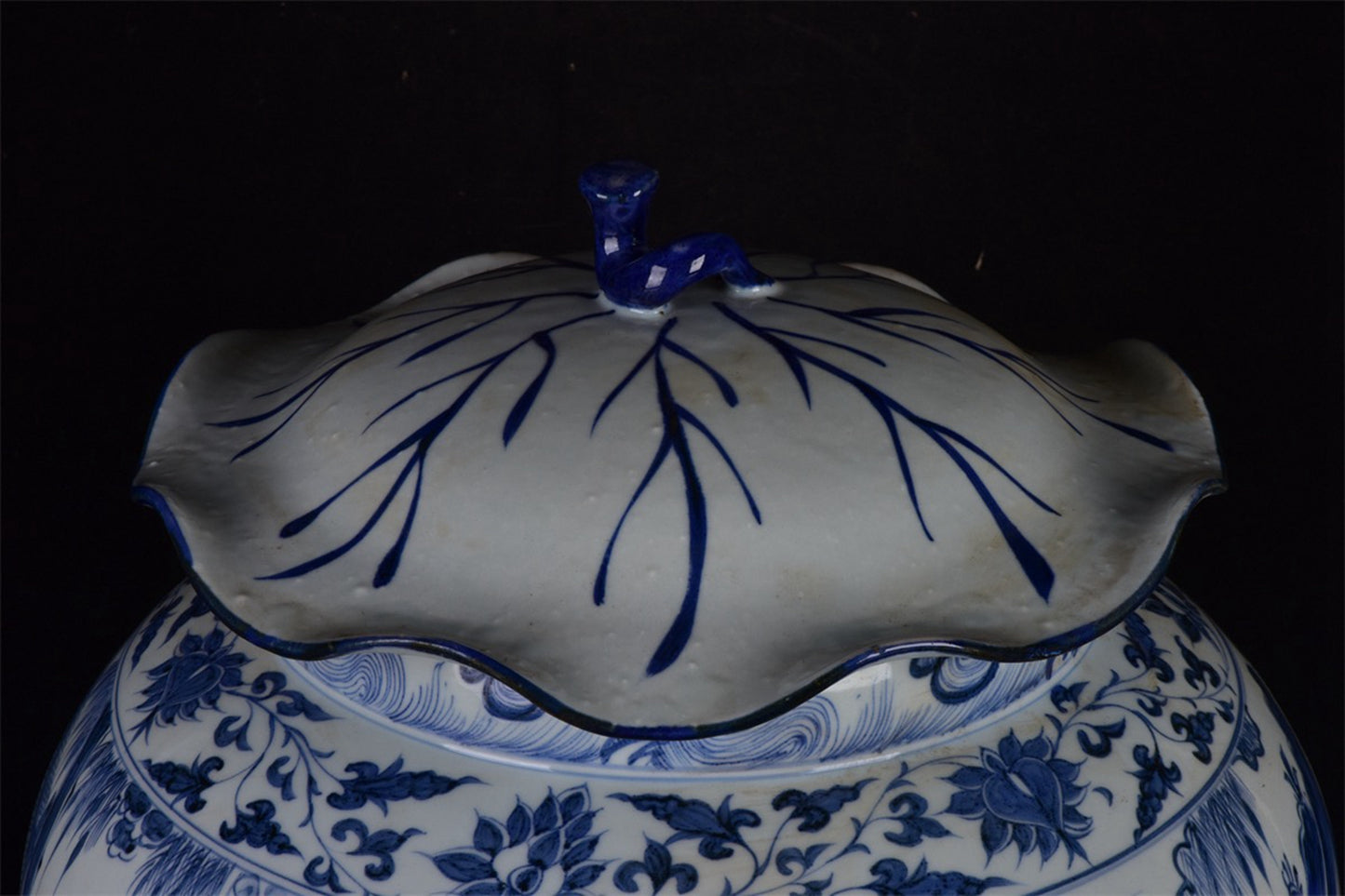 Chinese Antique Xiliuying Lotus Leaf Jar