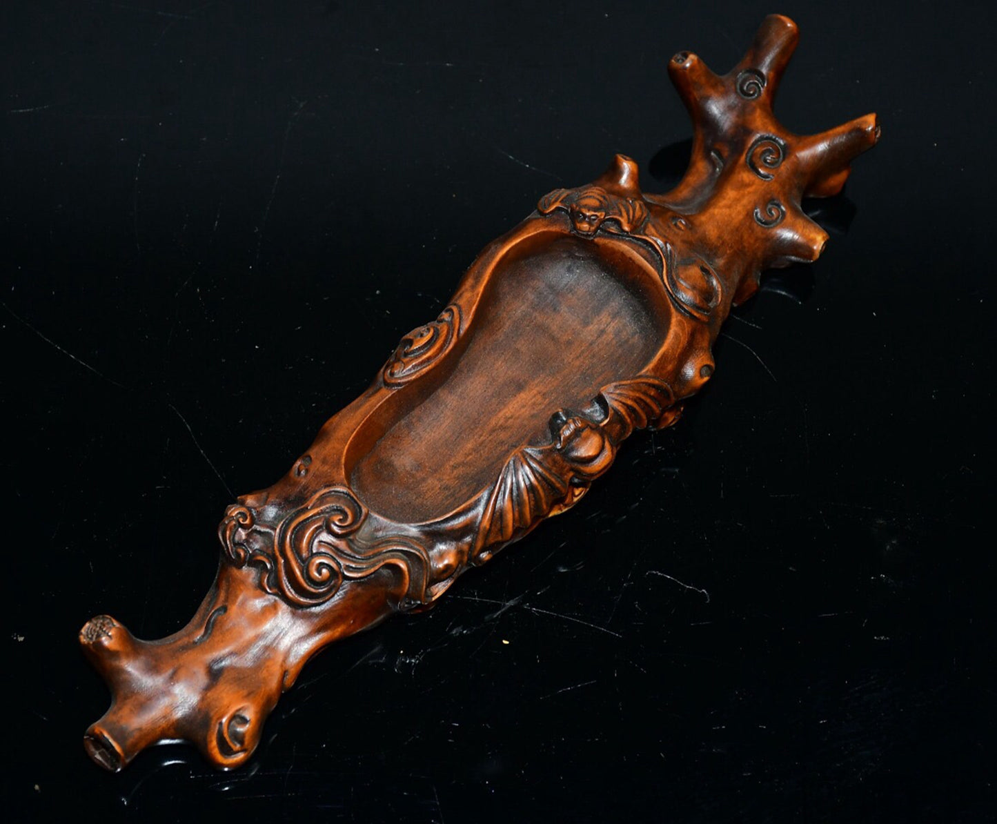 Chinese antique small leaf boxwood bat washing ornaments in front of me