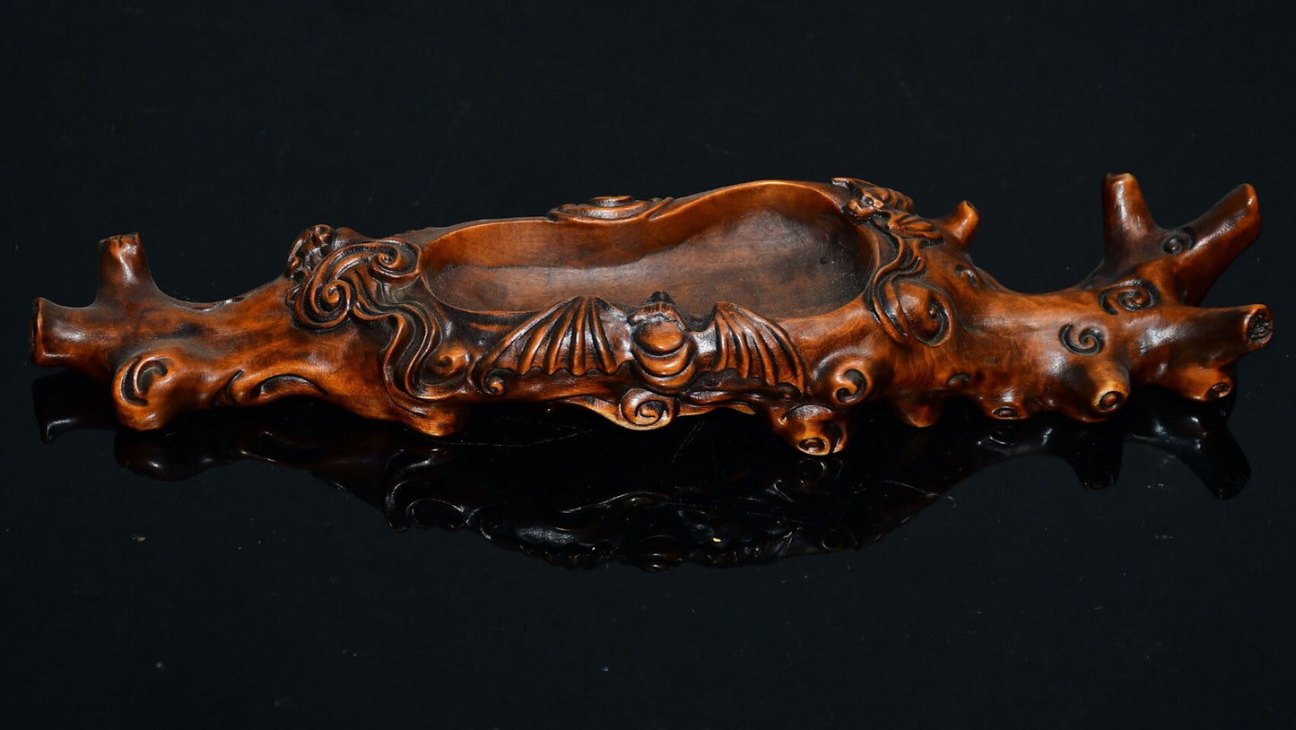 Chinese antique small leaf boxwood bat washing ornaments in front of me