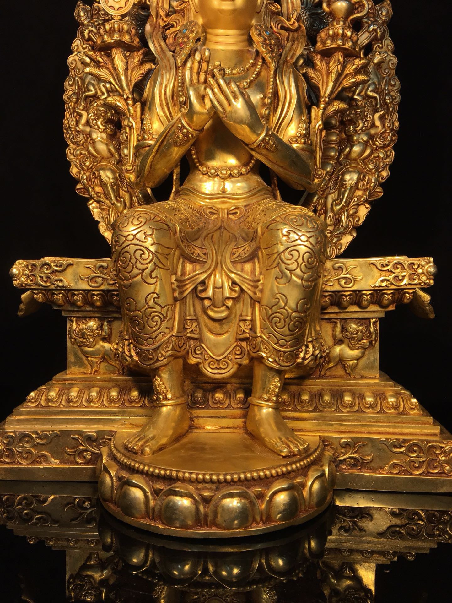 Chinese antique bronze gilded painted face with a strong Buddha statue